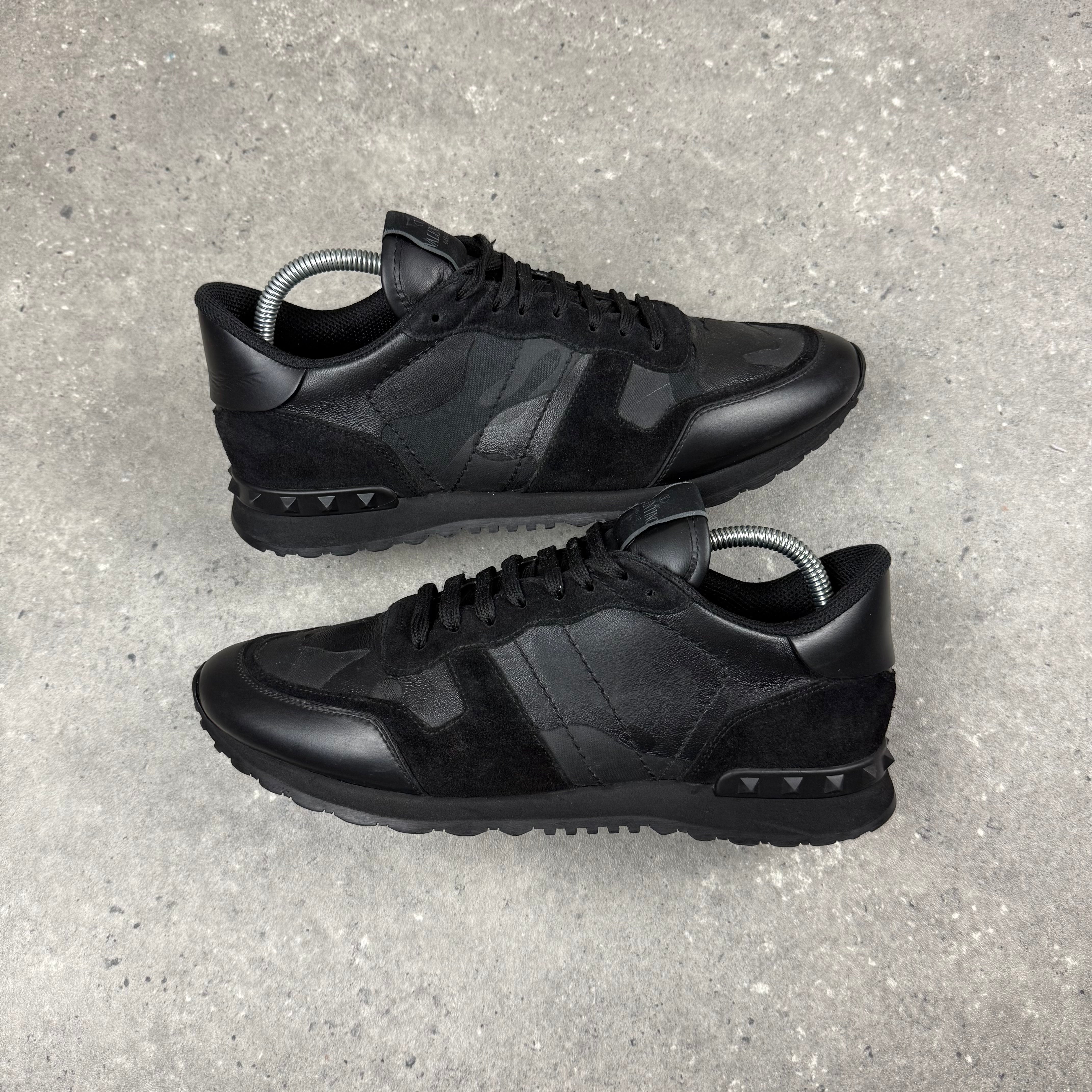 VALENTINO ROCKRUNNER BLACK - (EU42 / UK8)