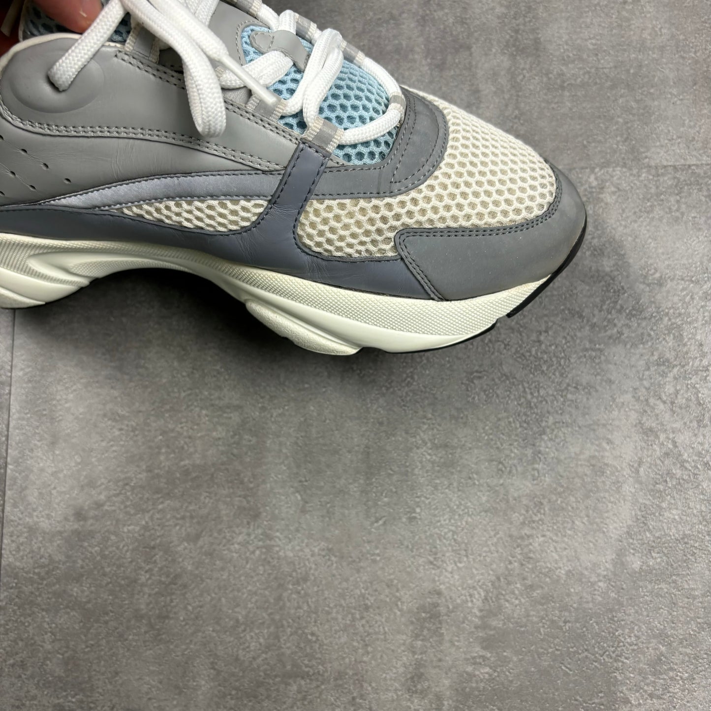 DIOR B22 TRAINERS - BABY BLUE (FITS 7)