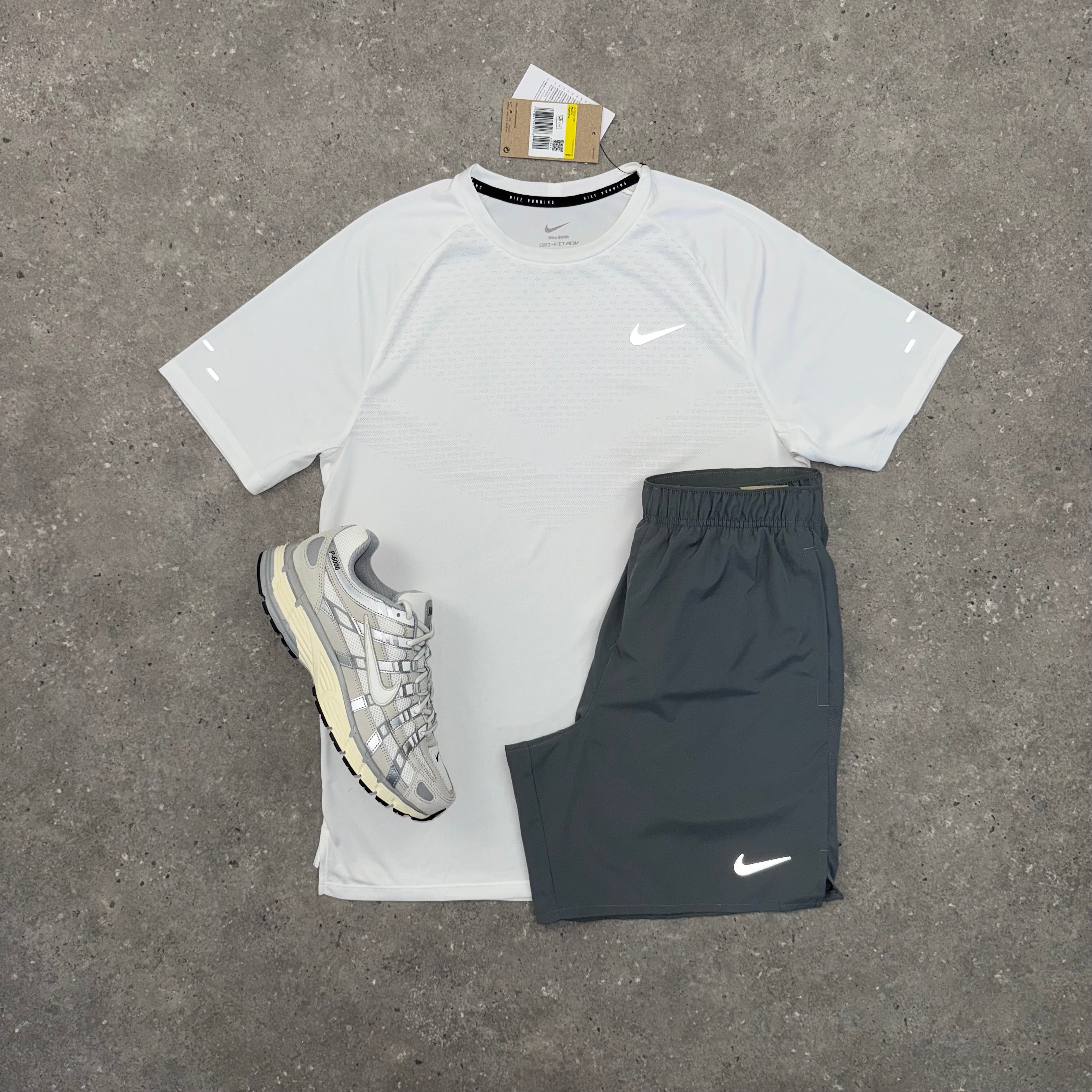 NIKE ADV STRIDE T-SHIRT & CHALLENGER SHORT SET - WHITE / GREY