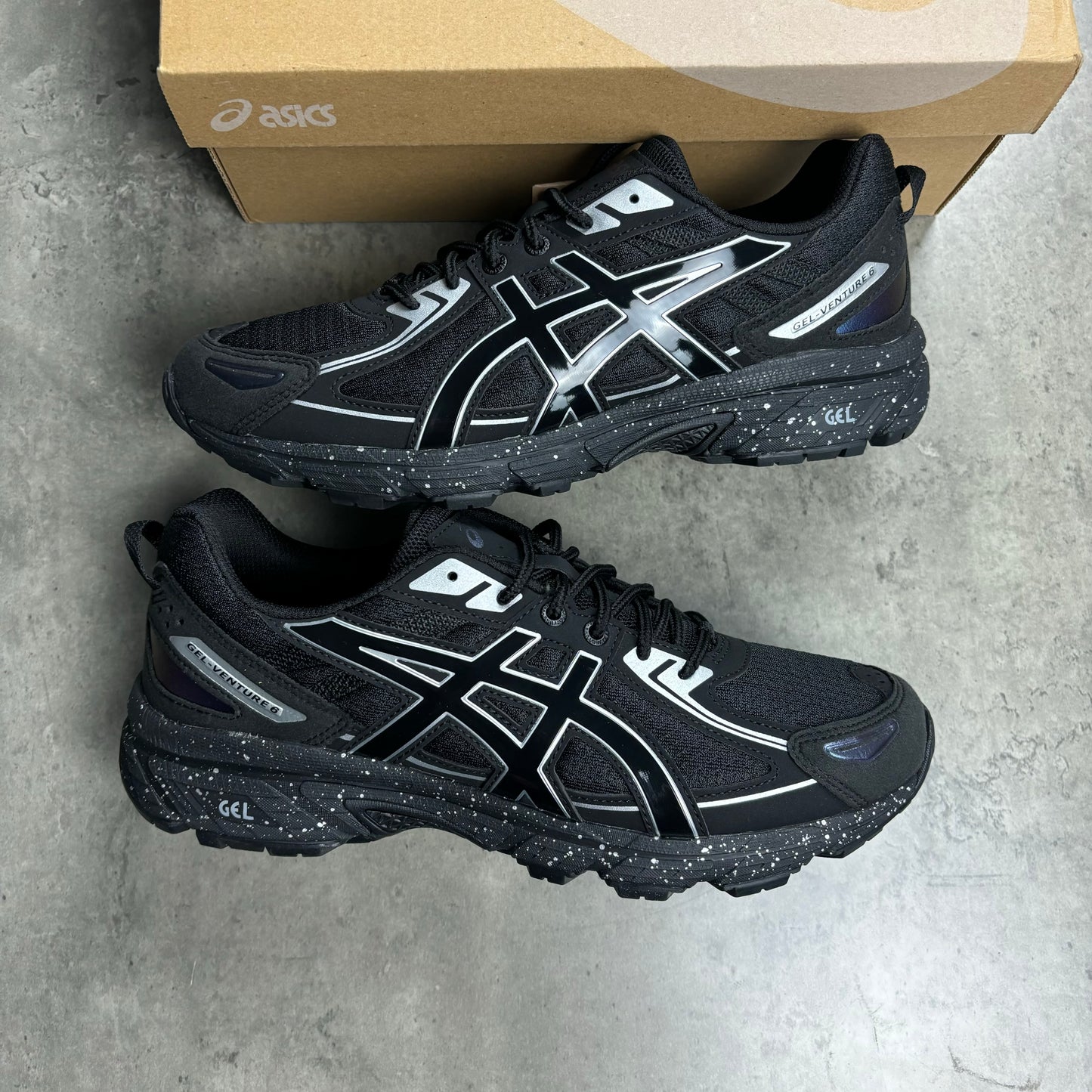 ASICS GEL VENTURE 6 BLACK (UK7.5)