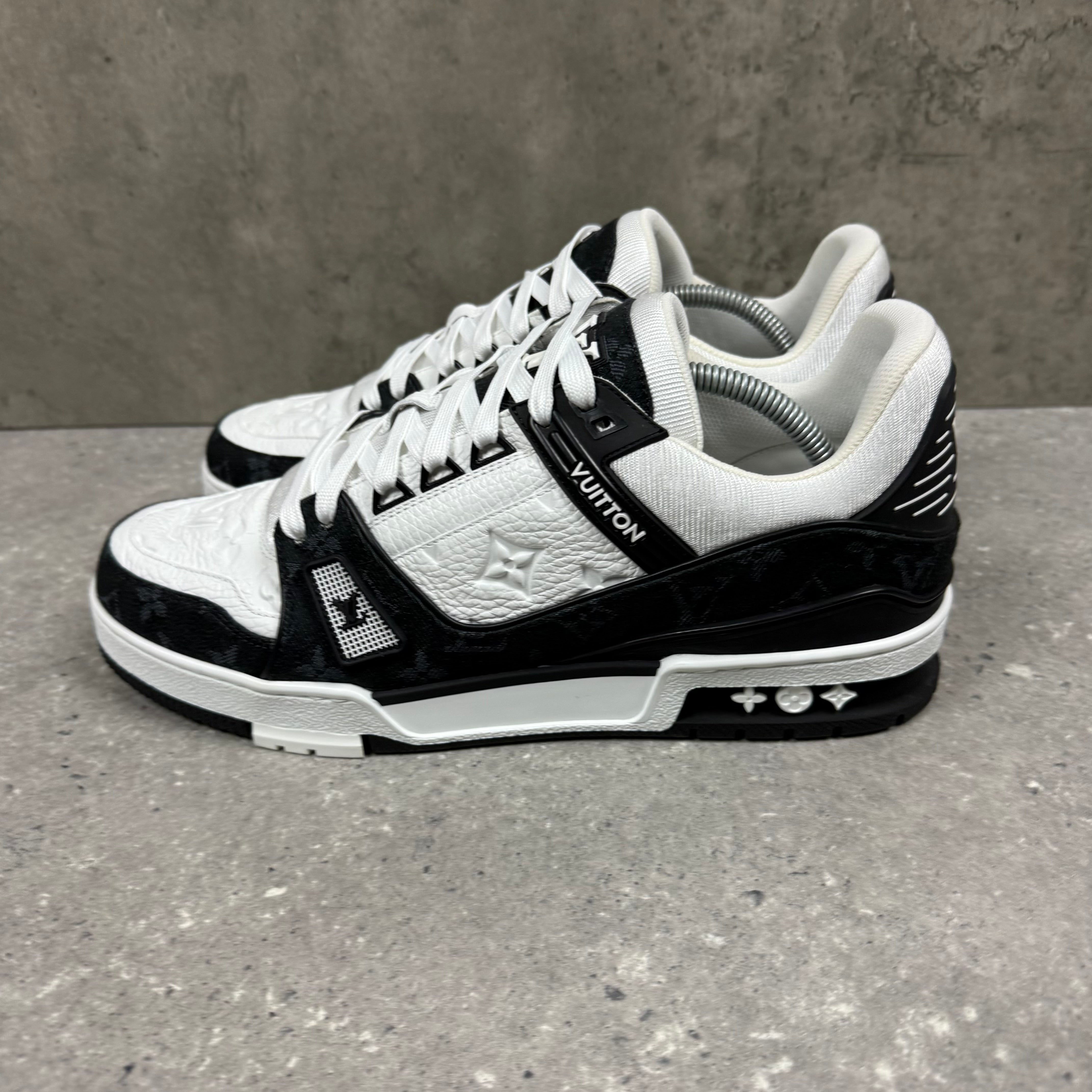 LOUIS VUITTON BLACK DENIMS - EU 42.5 (FITS UK 9.5)