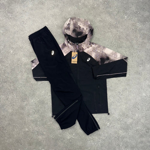 ASICS REFLECTIVE WINDRUNNER JACKET & WOVEN PANT SET - BLACK