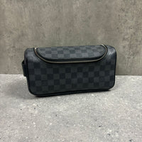 LOUIS VUITTON DAMIER WASH BAG