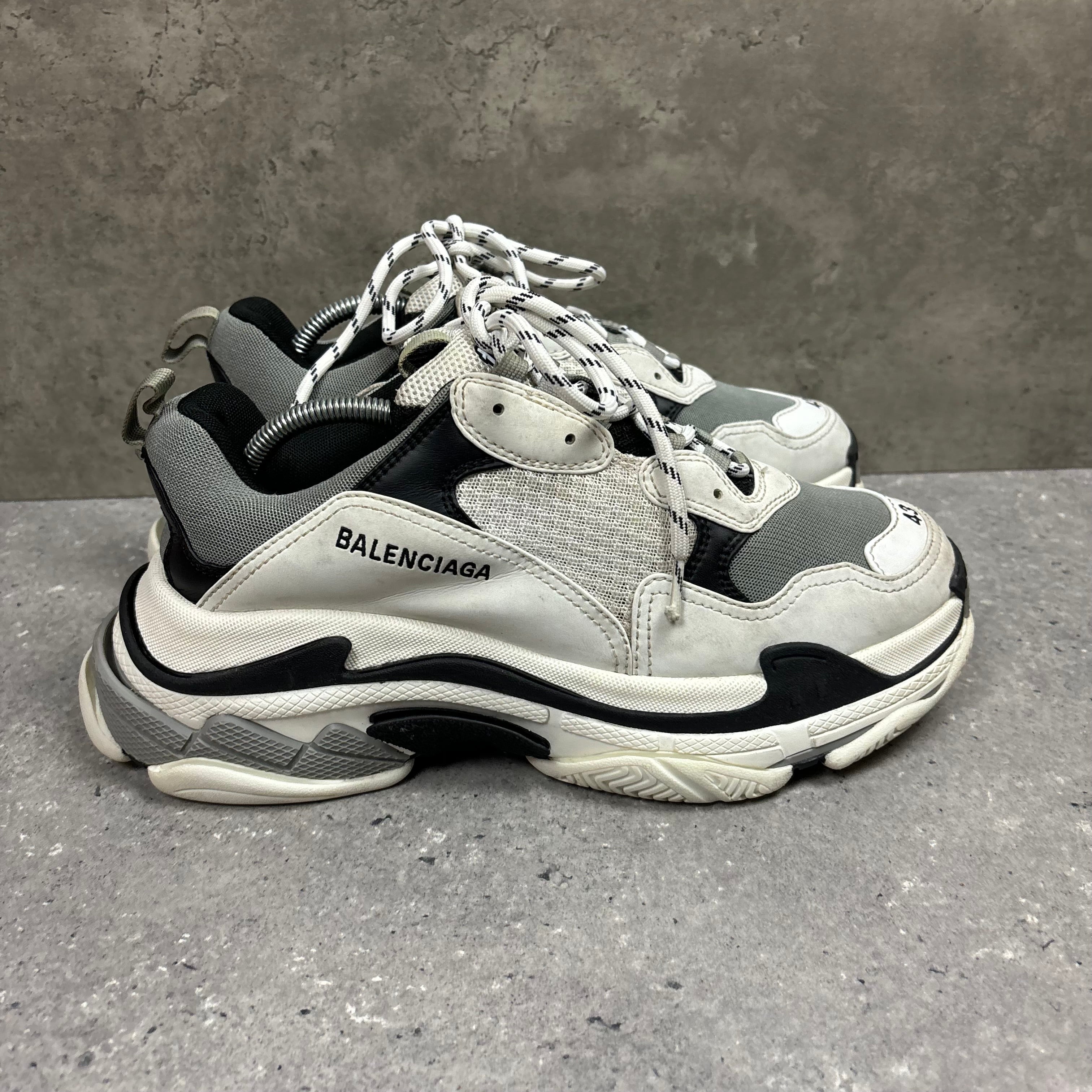 BALENCIAGA TRIPLE S - (EU43 / UK9)