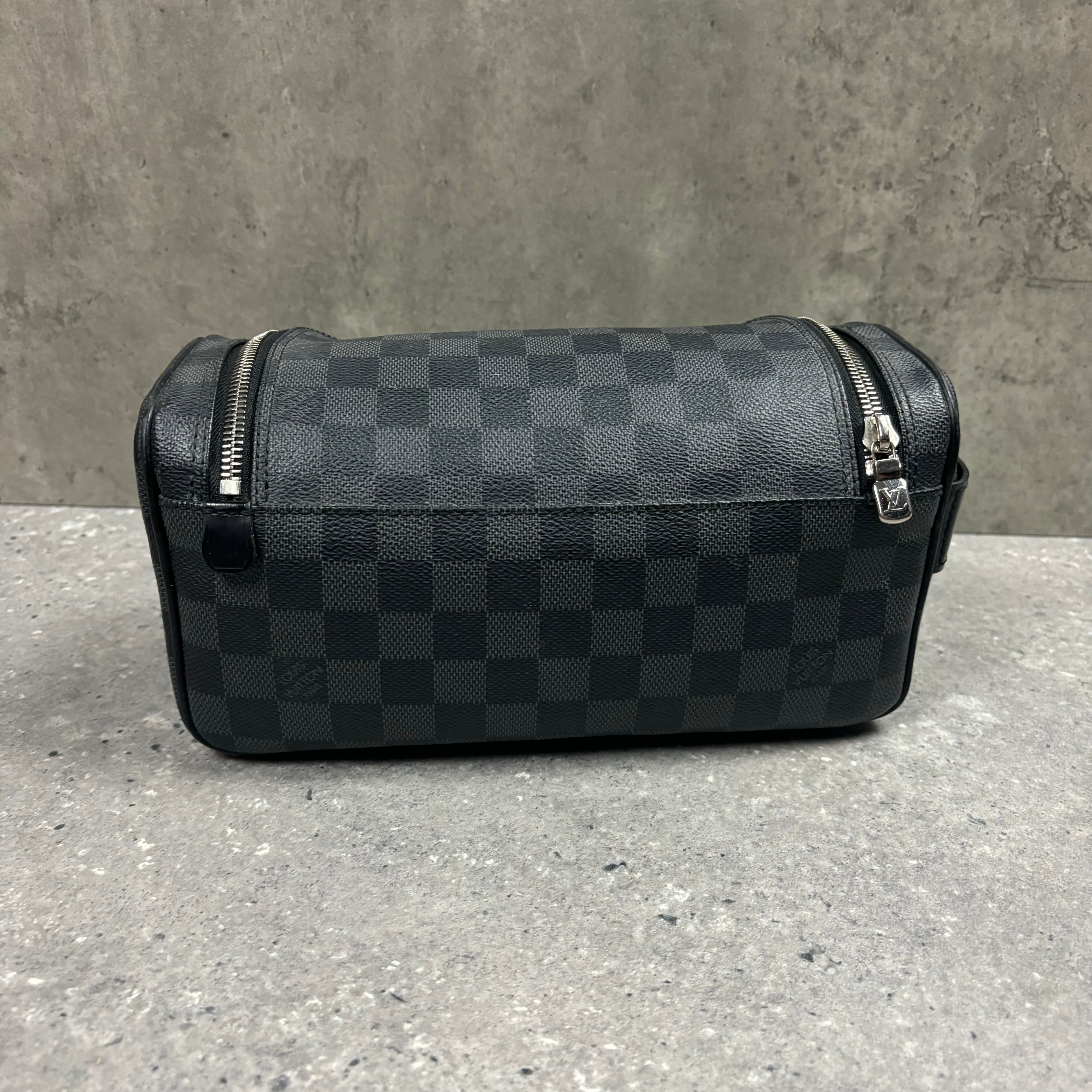 LOUIS VUITTON DAMIER WASH BAG