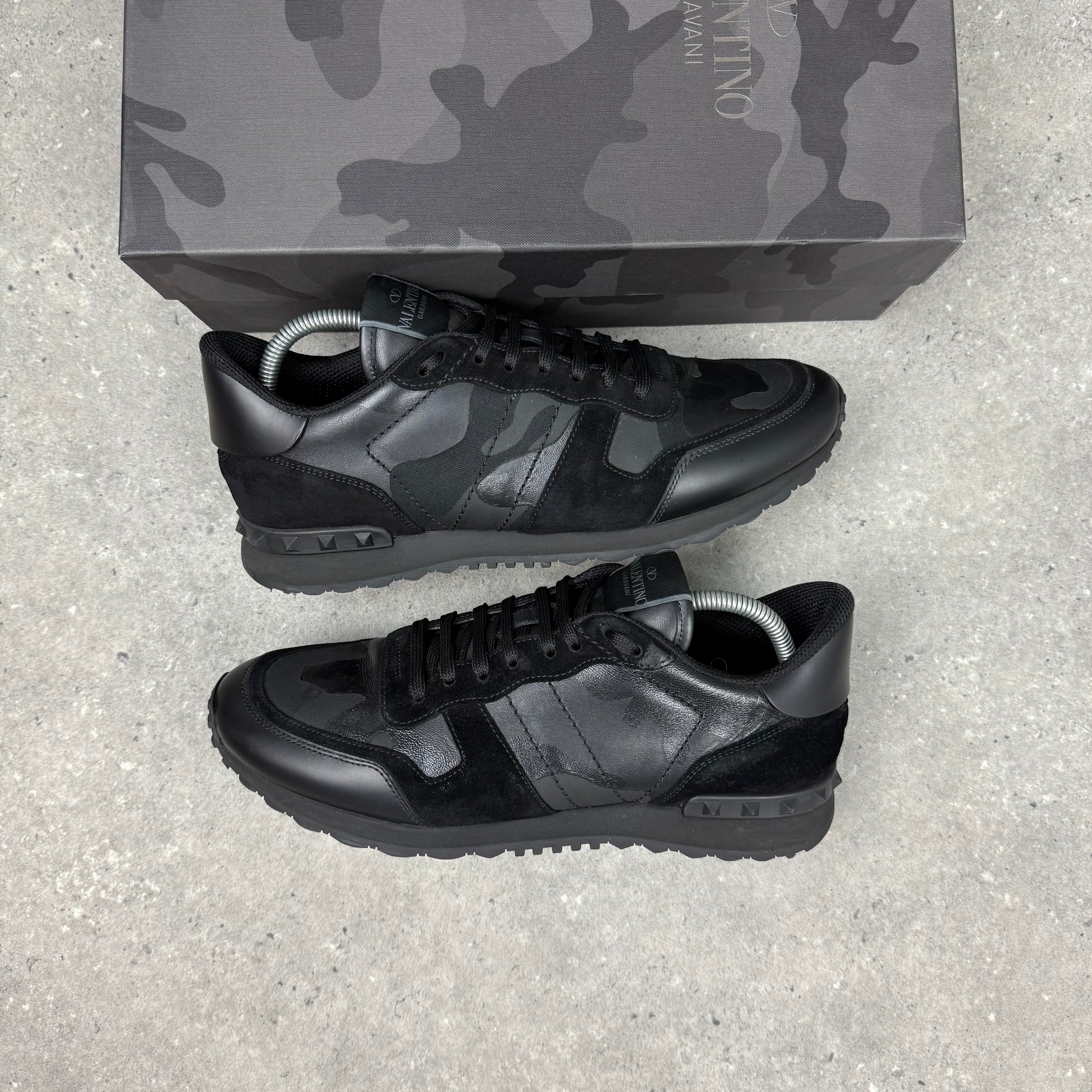 VALENTINO ROCKRUNNER BLACK- (EU 43 / UK 9)