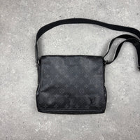 LOUIS VUITTON MESSENGER BAG