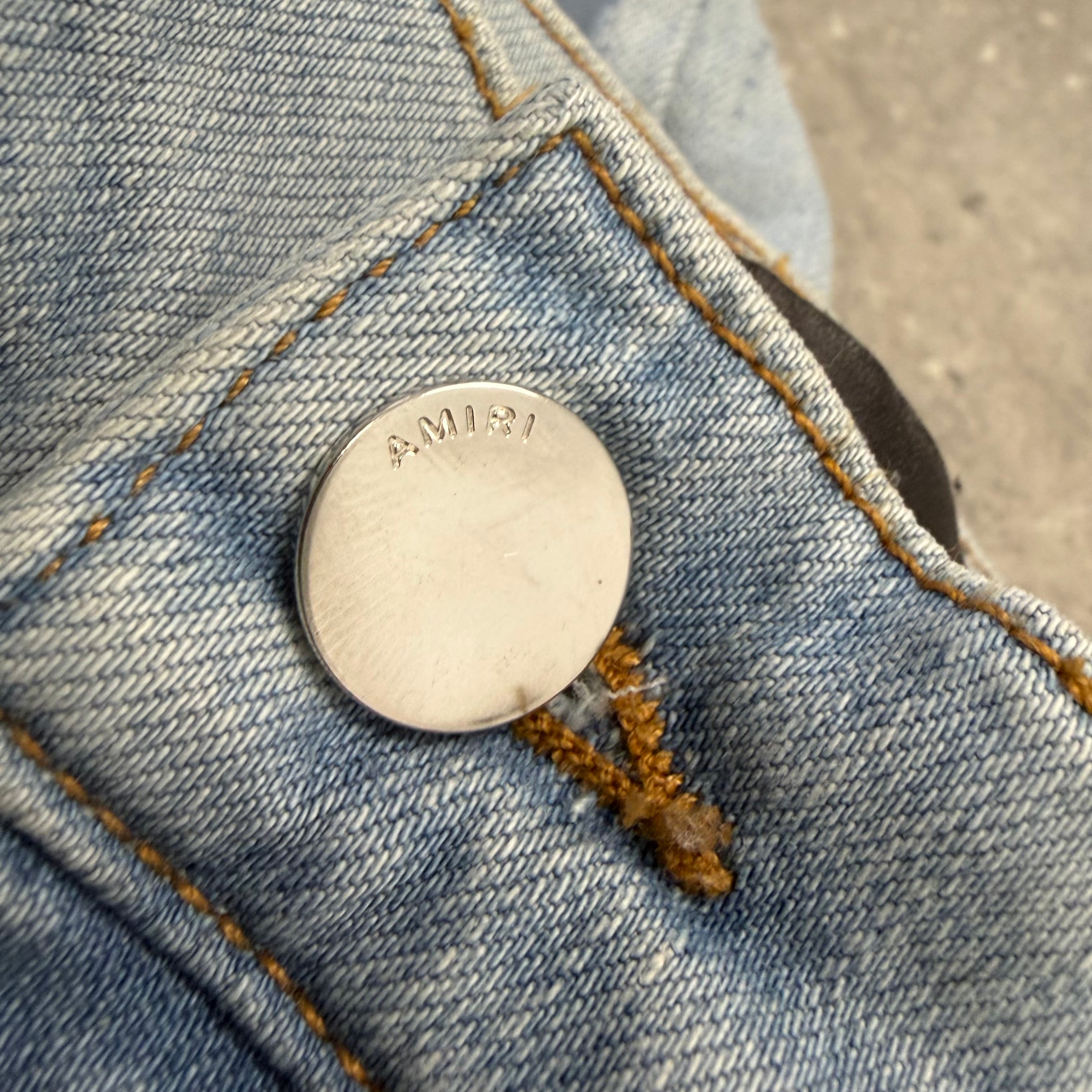 AMIRI JEANS LIGHT BLUE - (34”)