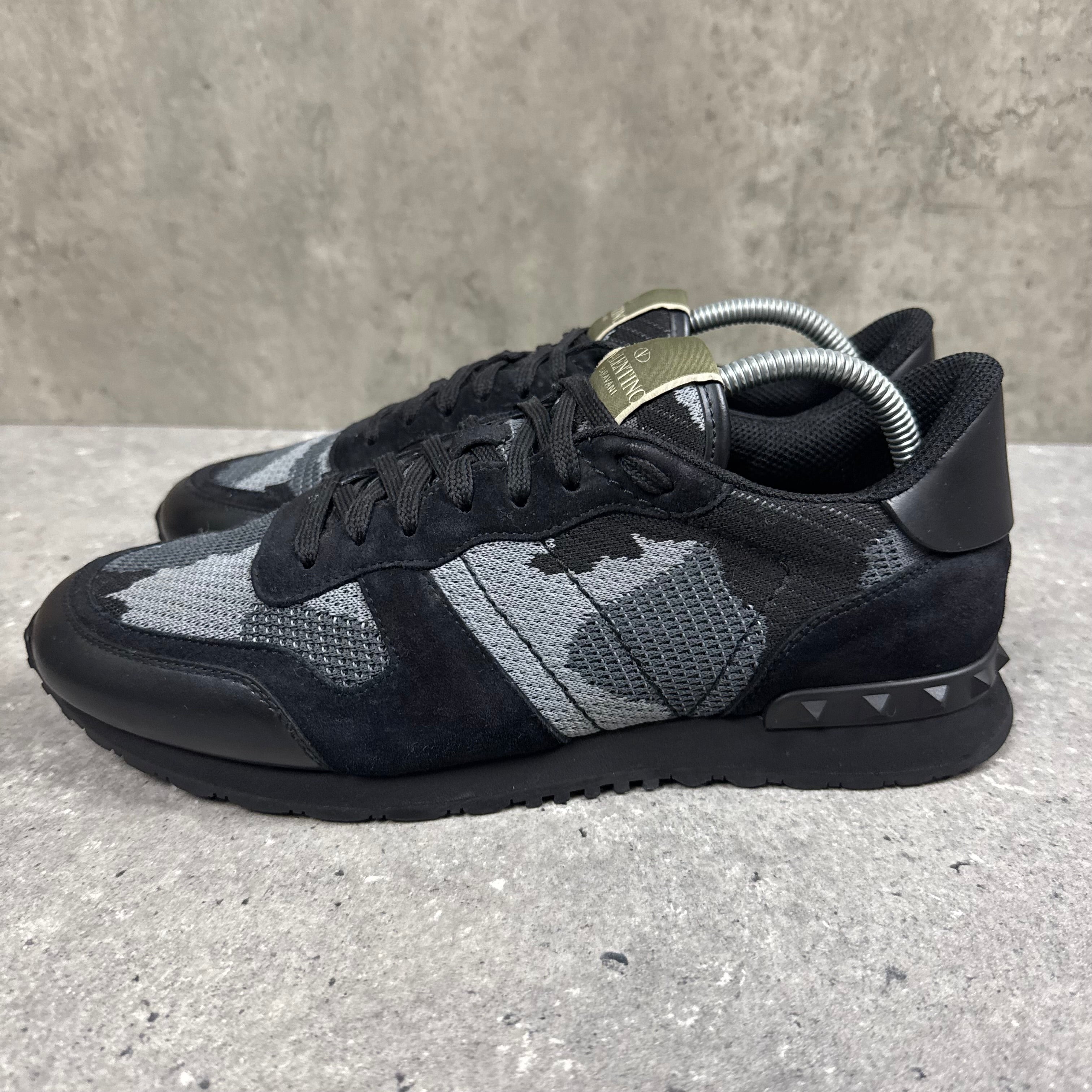 VALENTINO ROCK RUNNER BLACK/GREY - (EU42 / UK8)