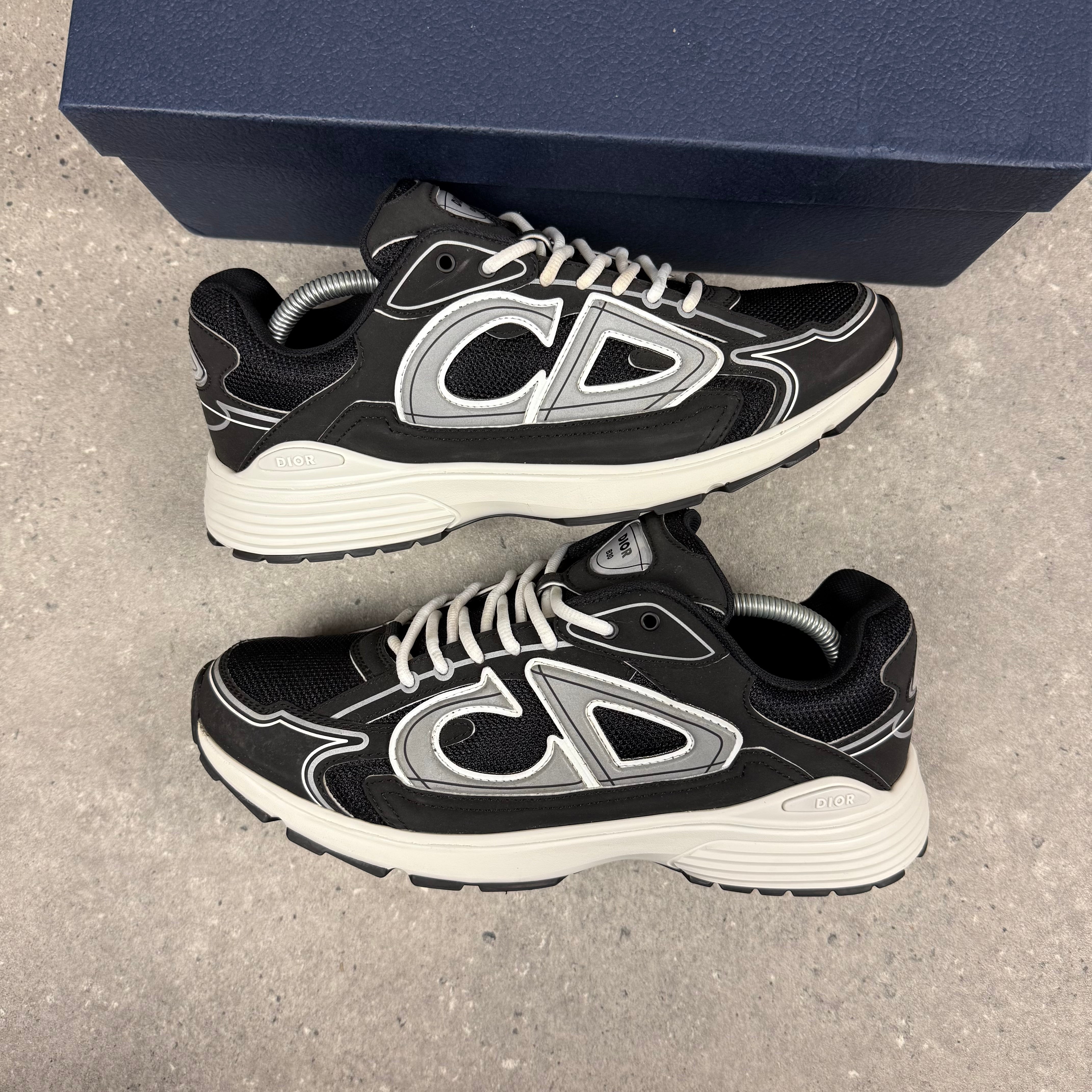 DIOR B30 BLACK/WHITE -  (EU43 / UK9)