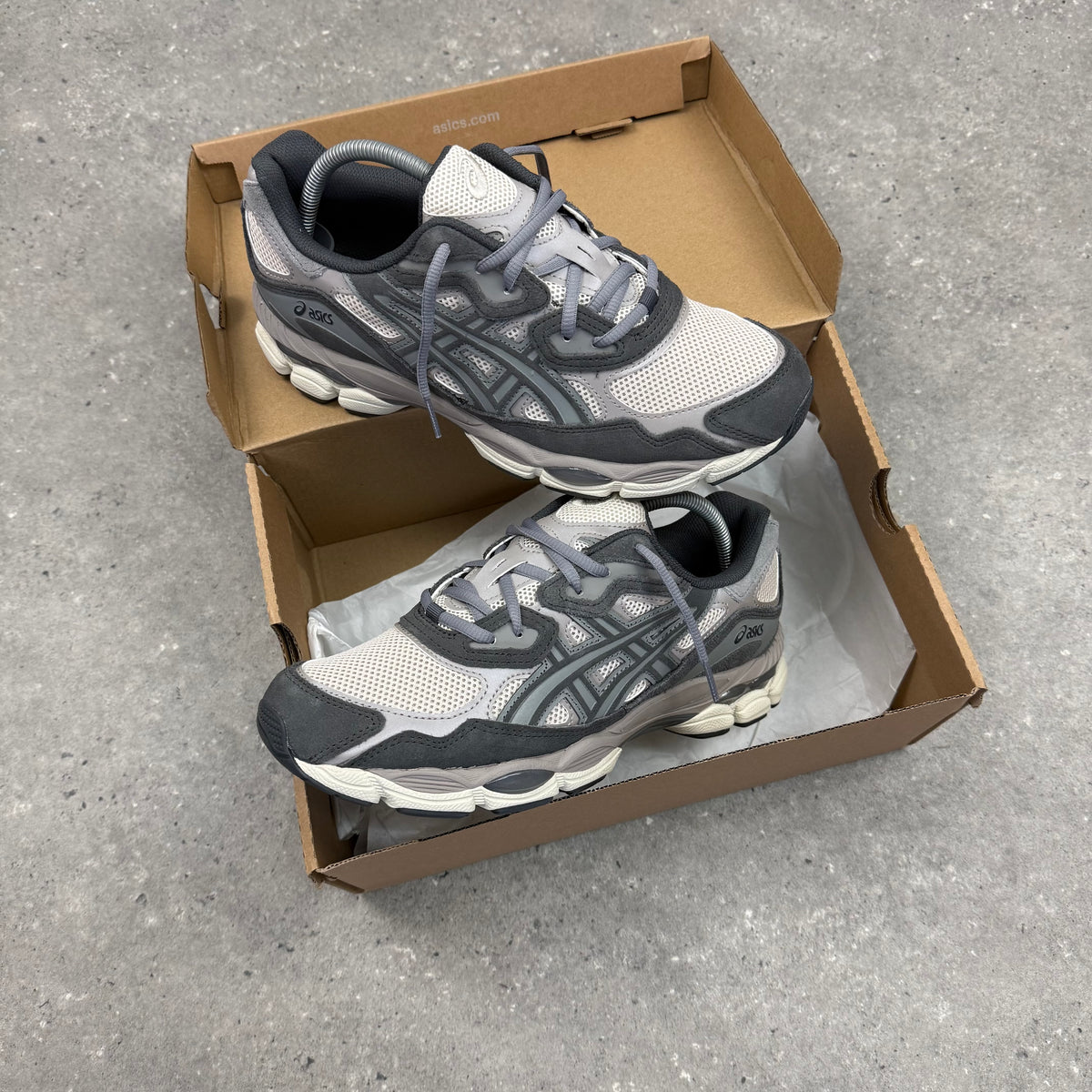 ASICS GEL NYC - OATMEAL / OBSIDIAN GREY