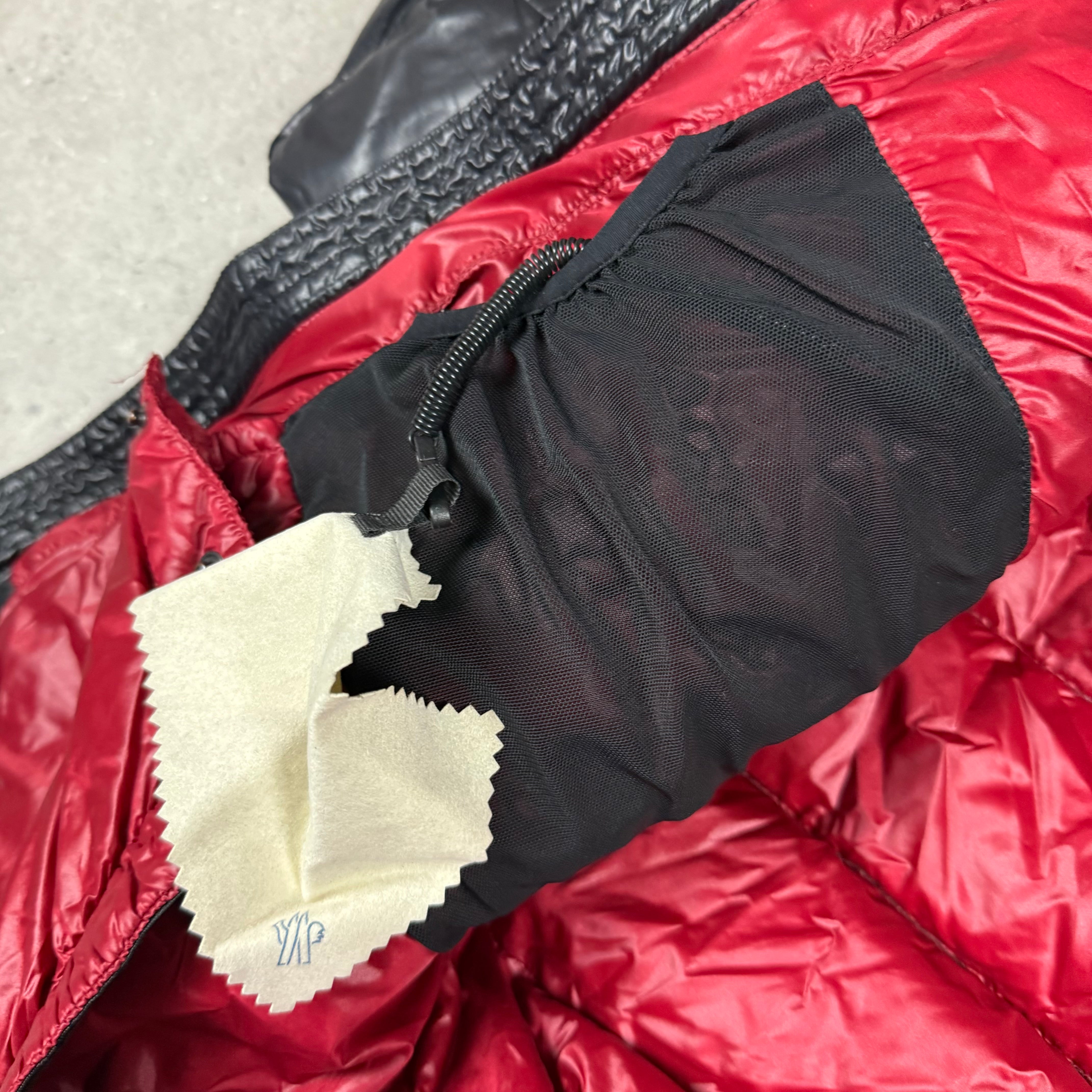 MONCLER GRENOBLE JACKET BLACK - 2 (S)
