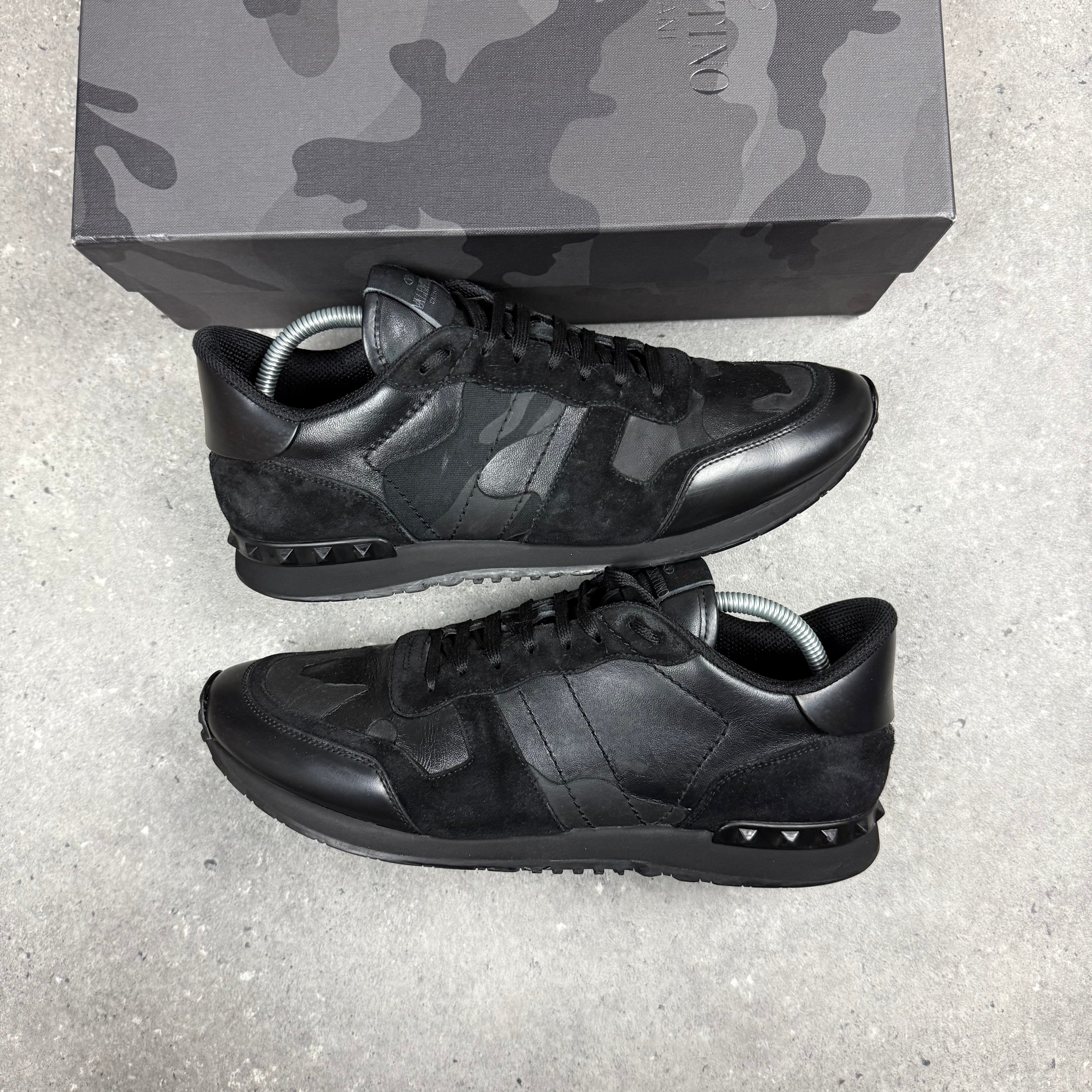 VALENTINO ROCKRUNNER BLACK - (EU44 / UK10)