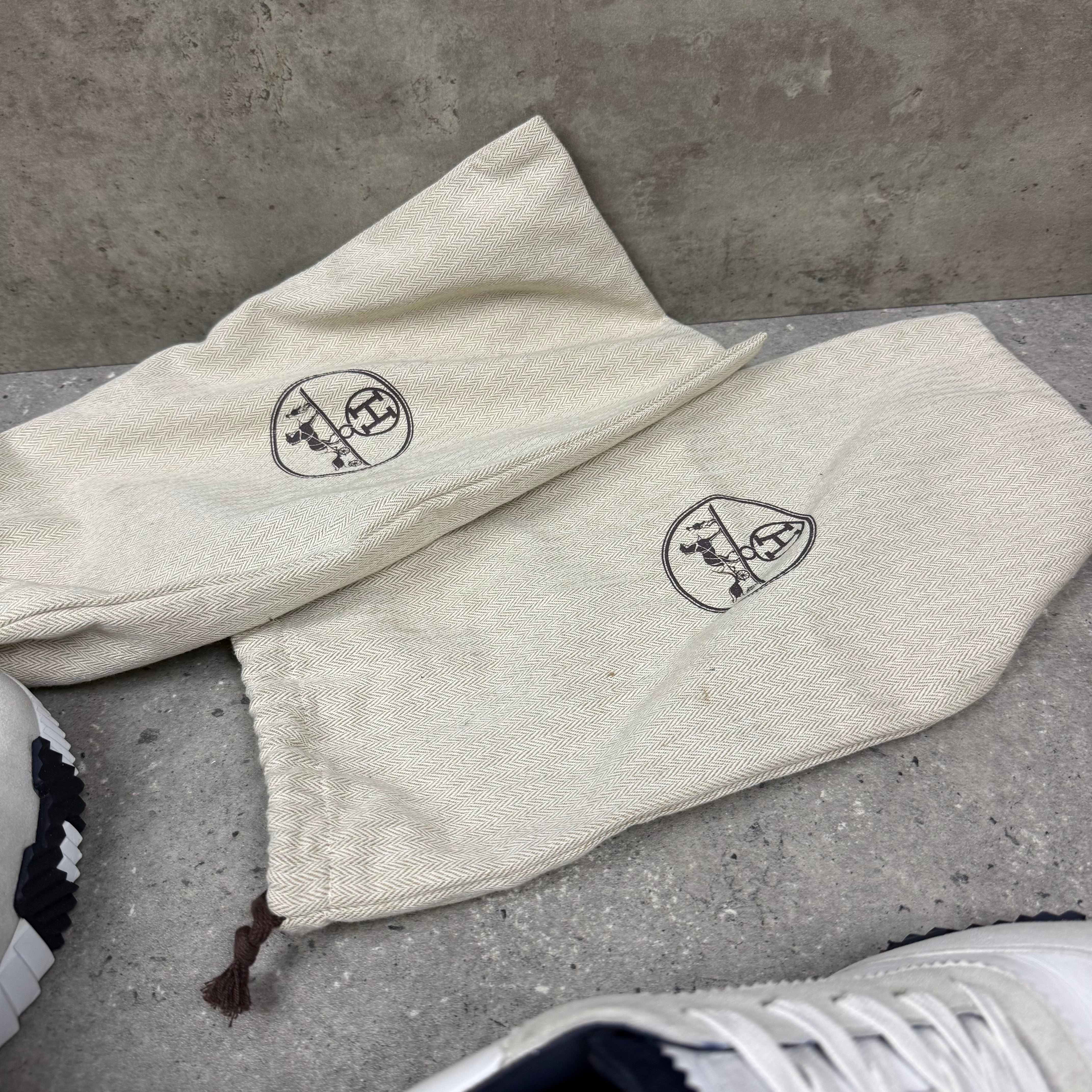 HERMES BOUNCING WHITE/BLACK - (EU43.5 / UK9.5)