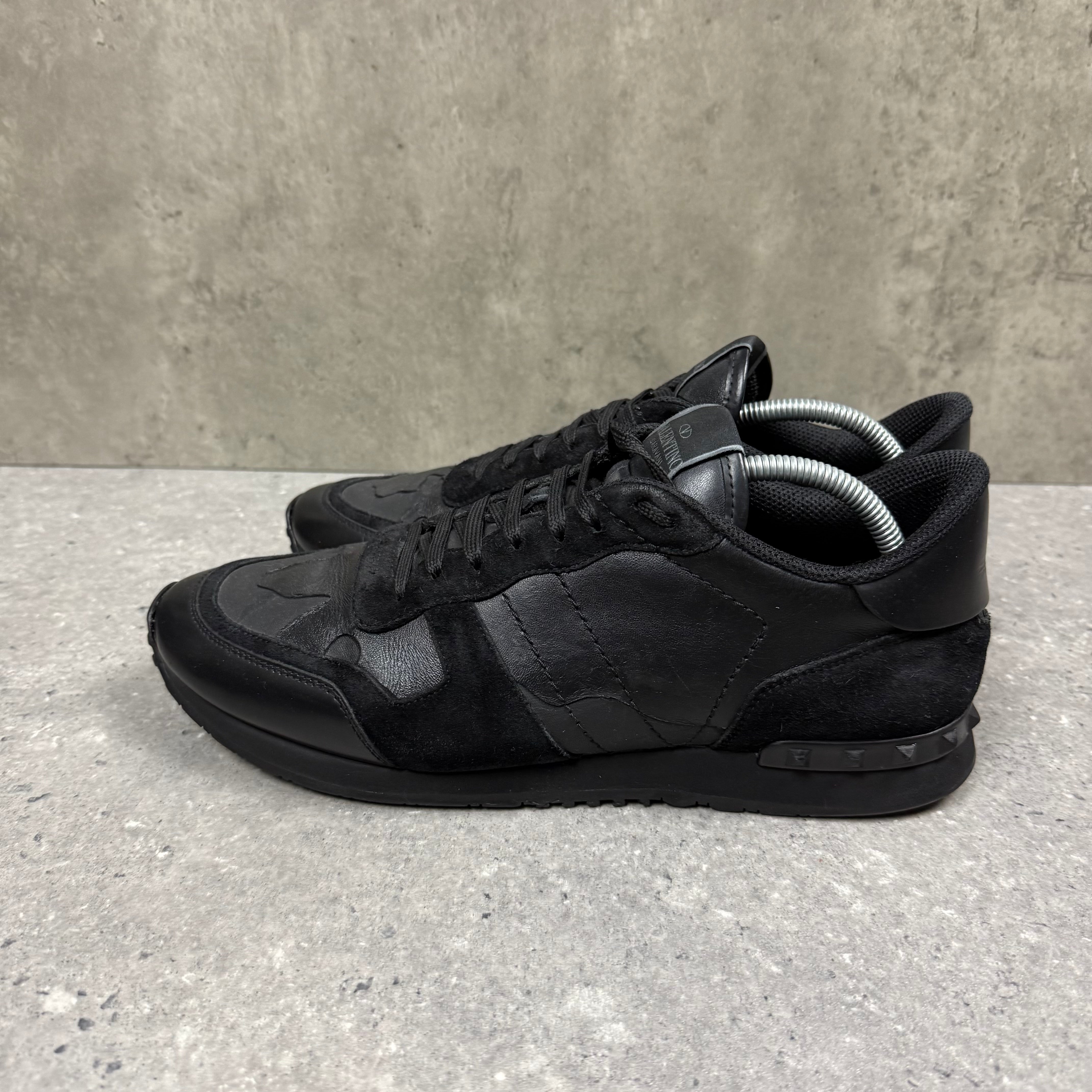 VALENTINO ROCKRUNNER BLACK - (EU44 / UK10)