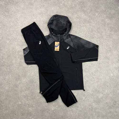 ASICS REFLECTIVE WINDRUNNER JACKET & WOVEN PANT SET - BLACK
