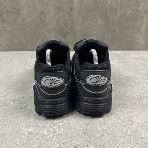 DIOR B30 BLACK (EU 41 / UK 7)