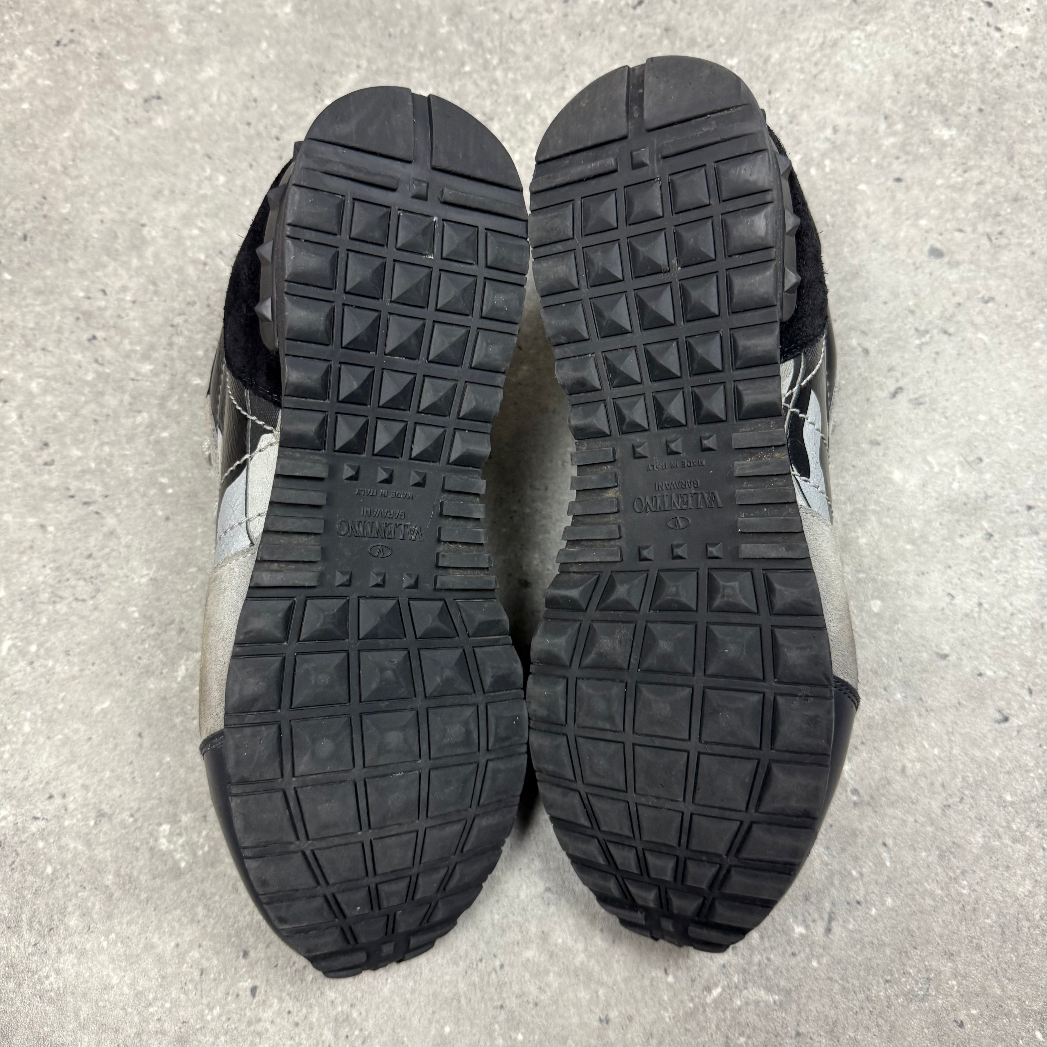VALENTINO ROCKRUNNER GREY - (EU42 / UK8)