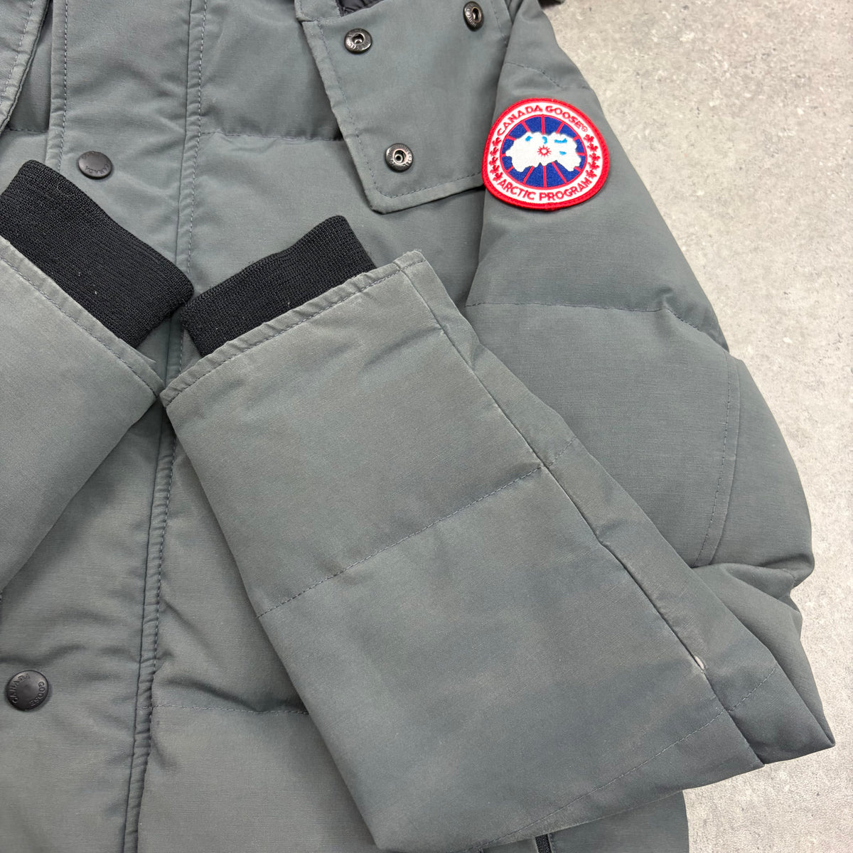 CANADA GOOSE WYNDHAM PARKA GRAPHITE - (XS)