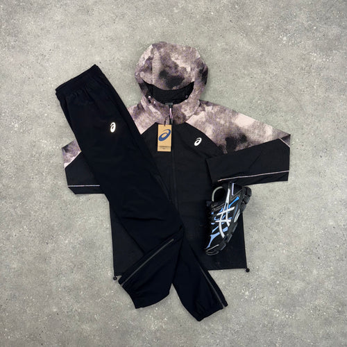 ASICS REFLECTIVE WINDRUNNER JACKET & WOVEN PANT SET - BLACK