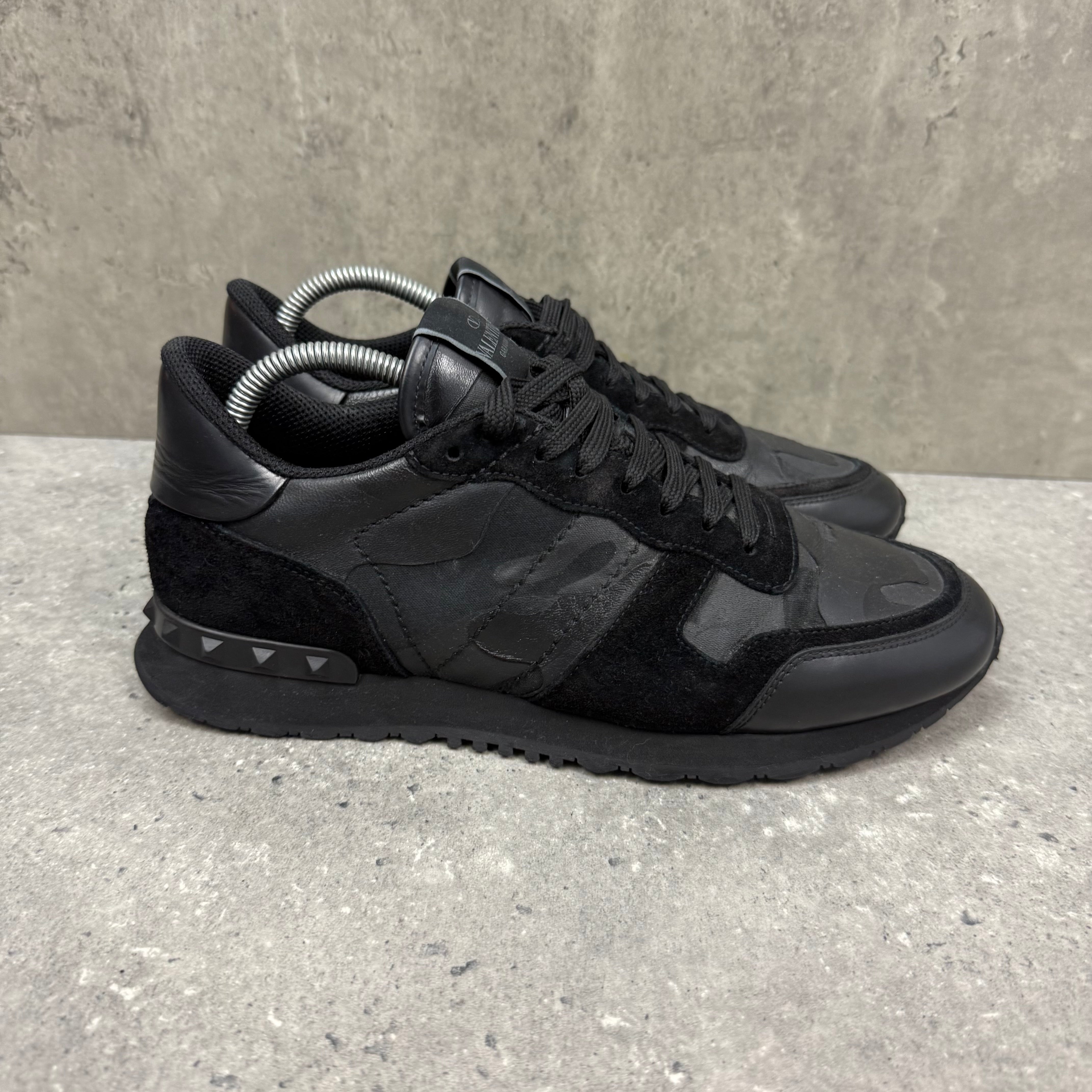 VALENTINO ROCKRUNNER BLACK - (EU42 / UK8)