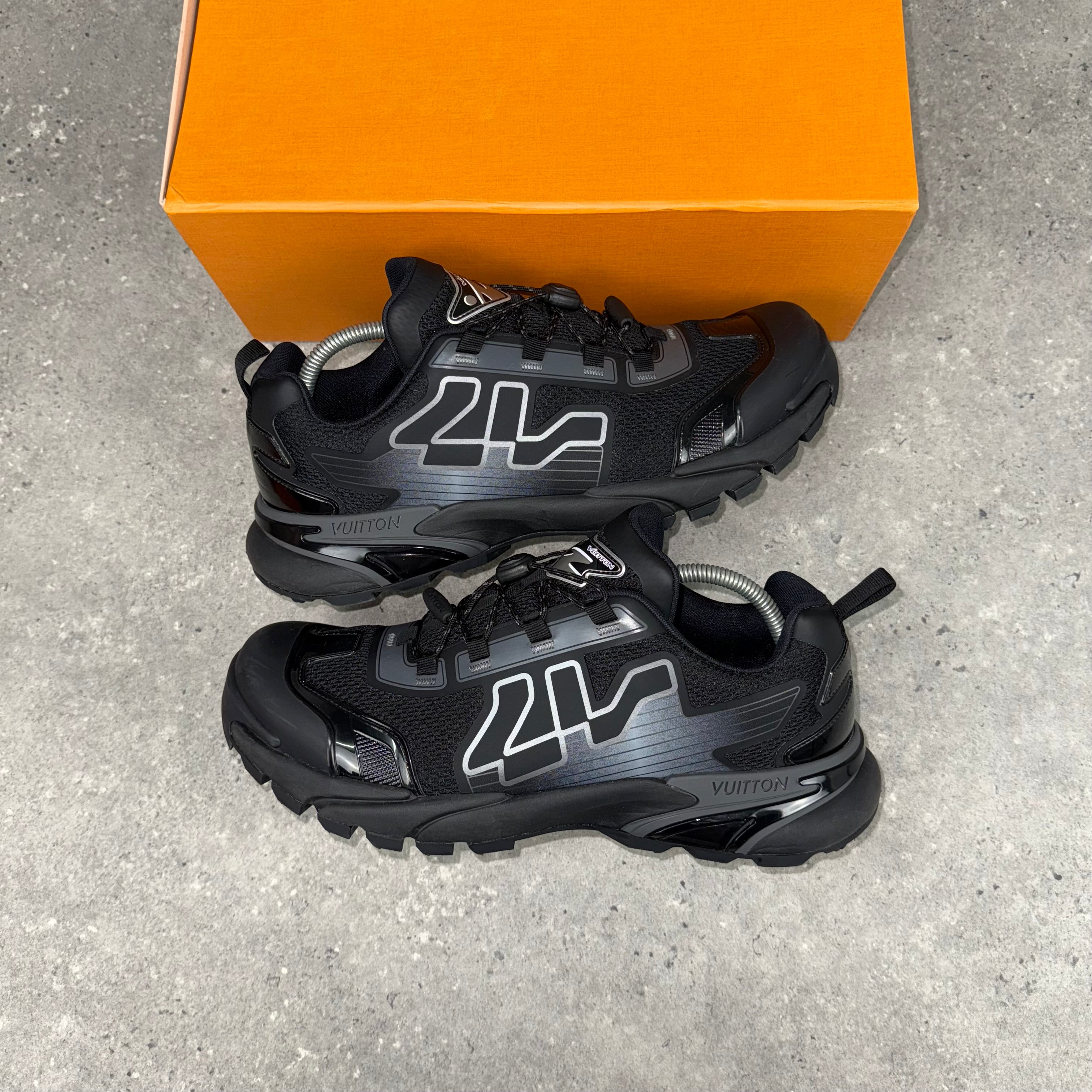 LOUIS VUITTON BLACK TATICS - EU 43 (FITS UK 10)
