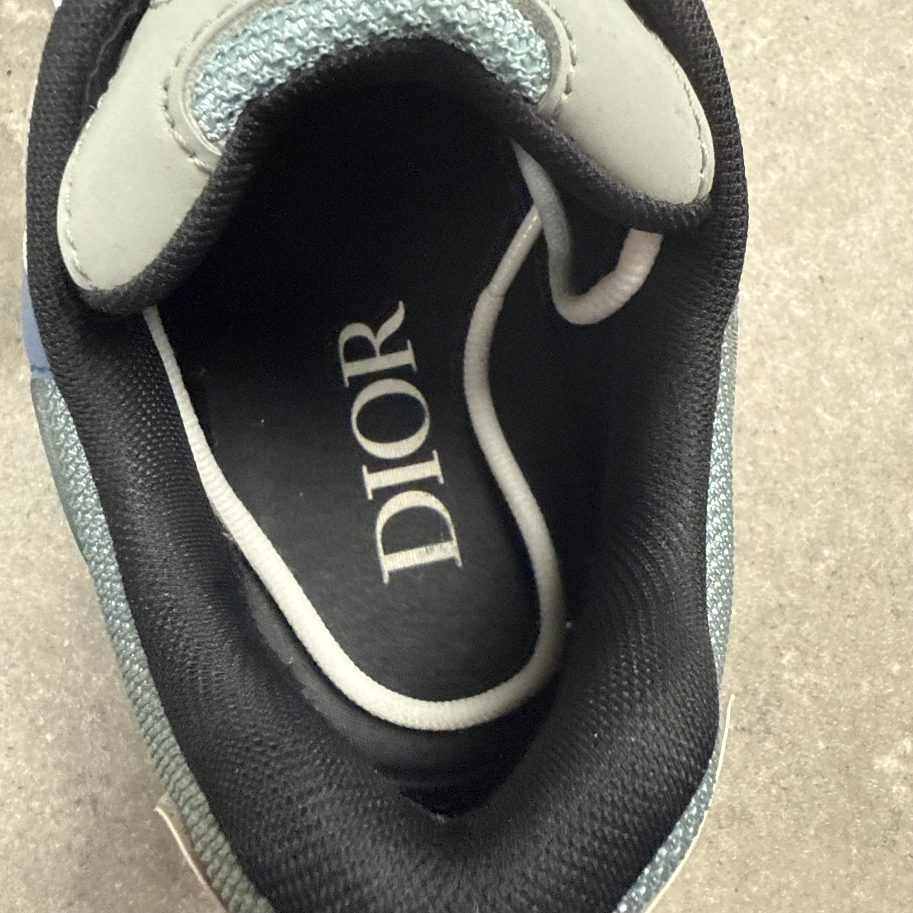 DIOR B30 LIGHT BLUE - (EU 41 / UK 7)