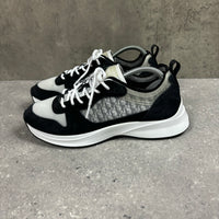 DIOR B25 BLACK / WHITE - (EU 42 / UK 8)
