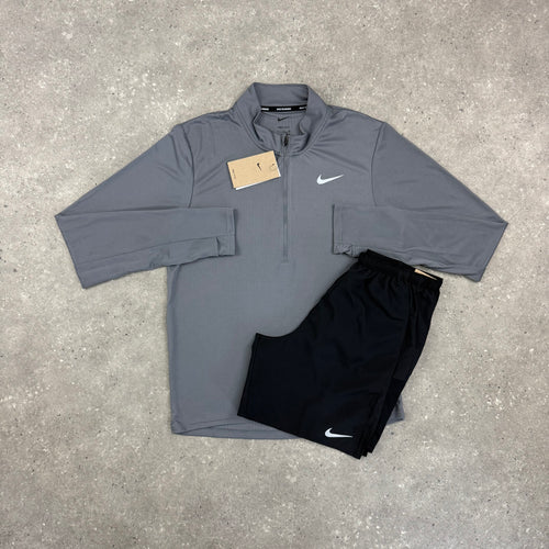 NIKE STRIDE 1/4 ZIP TOP & SHORTS SET - GREY / BLACK