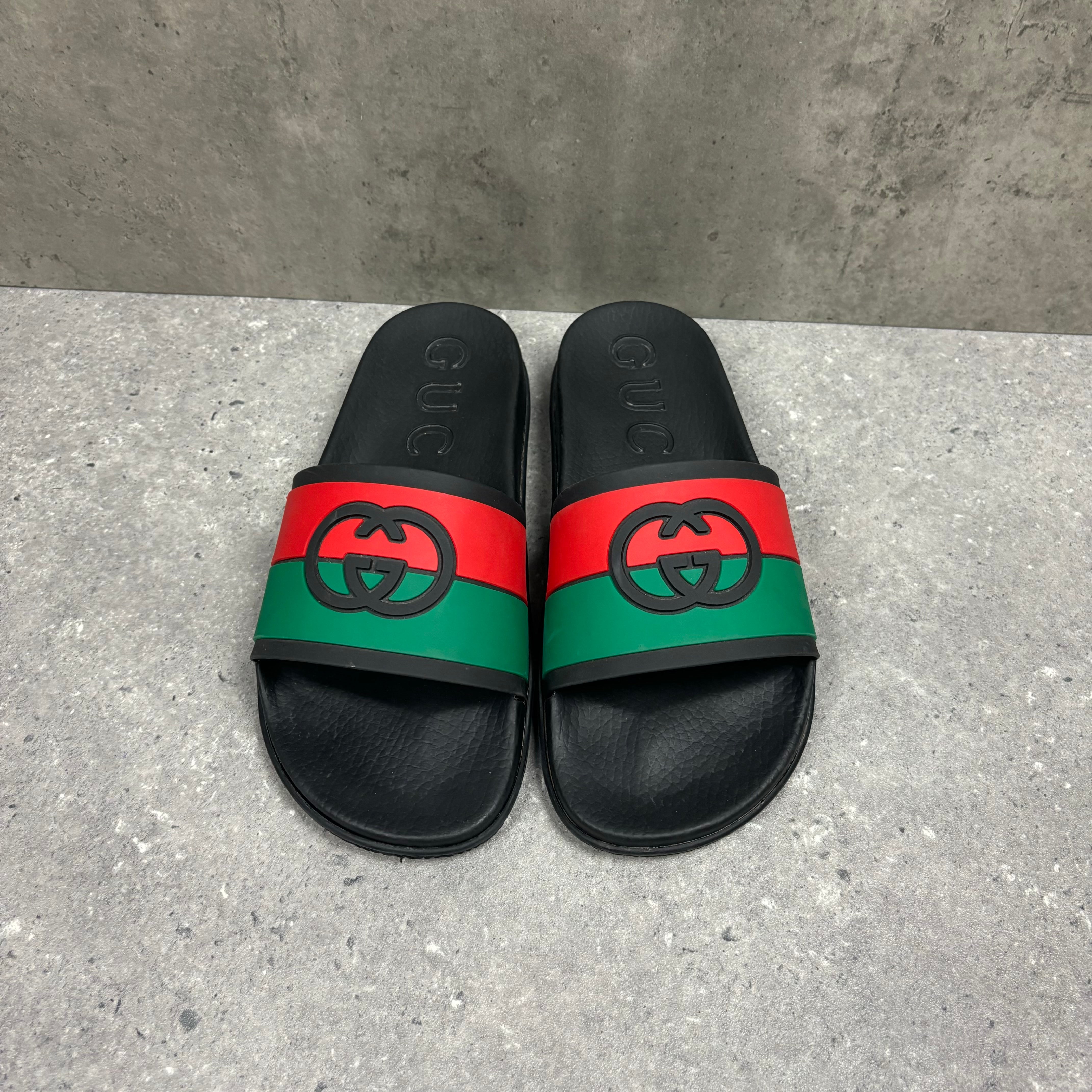 GUCCI SLIDERS - (EU41 / UK7)