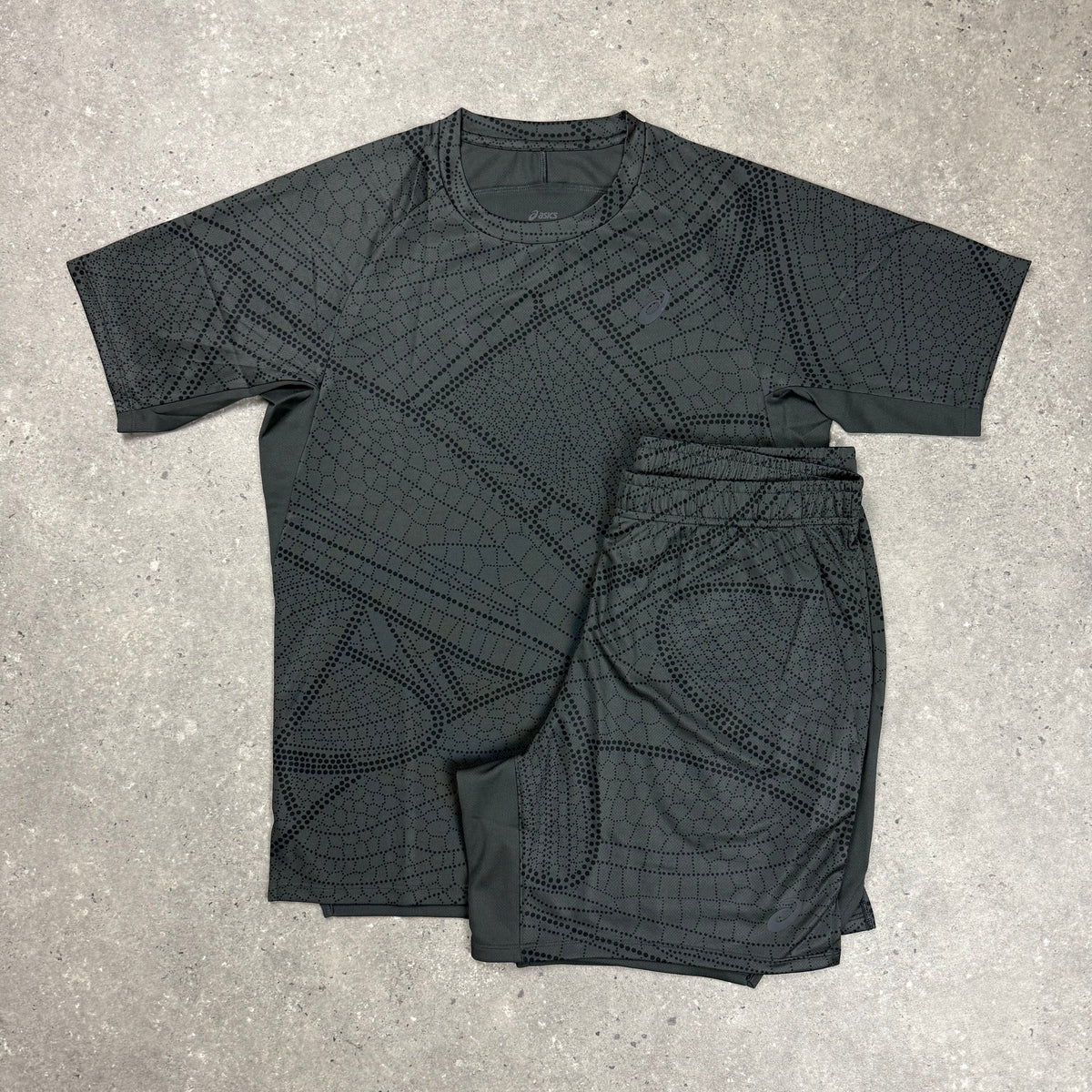 ASICS ALL OVER T-SHIRT & SHORTS SET - BLACK