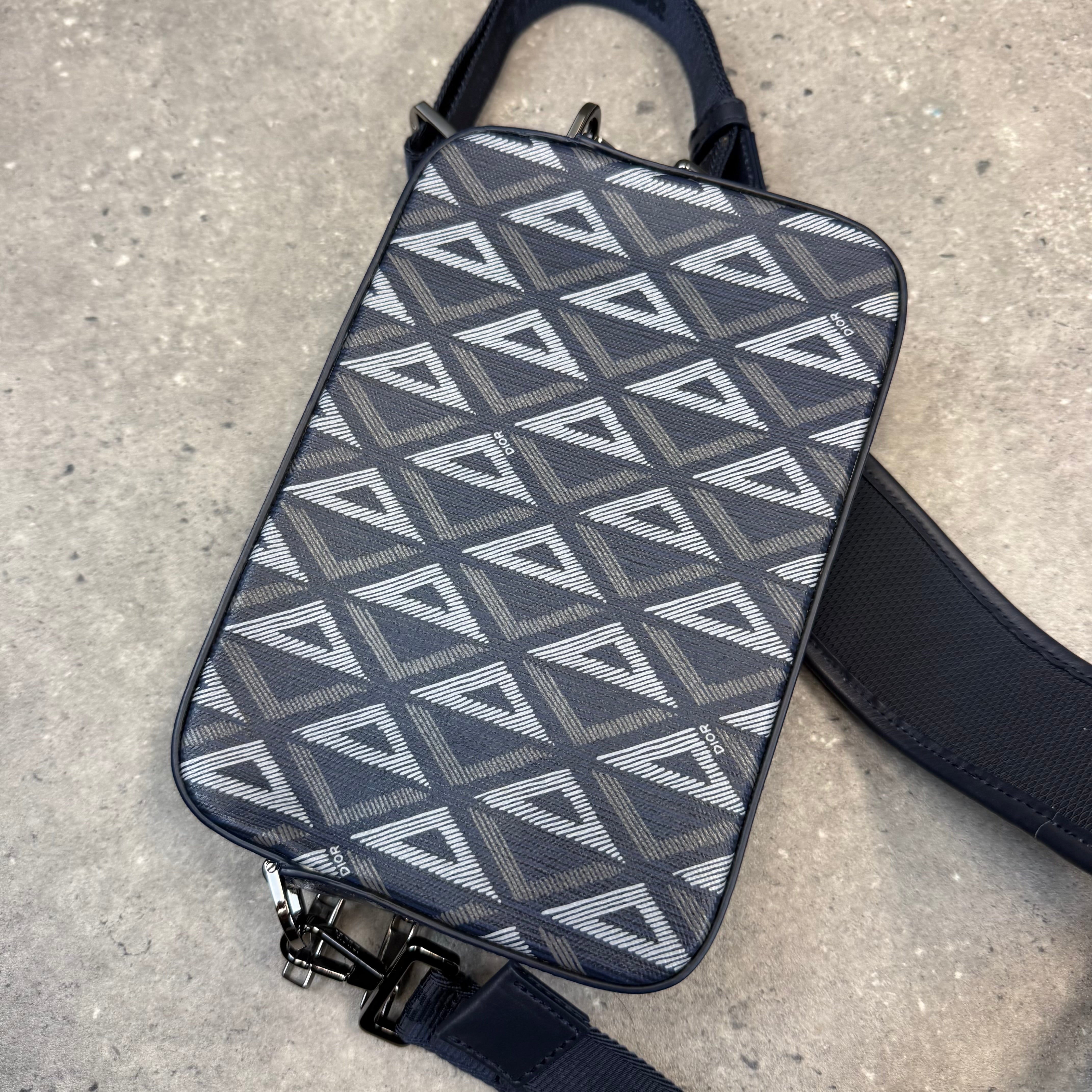 DIOR DIAMOND MESSENGER BAG - NAVY