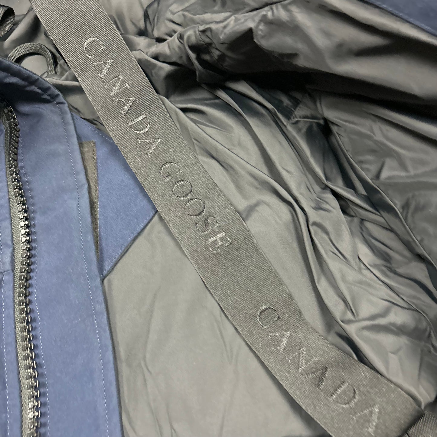 CANADA GOOSE MACMILLAN PARKA - SMALL