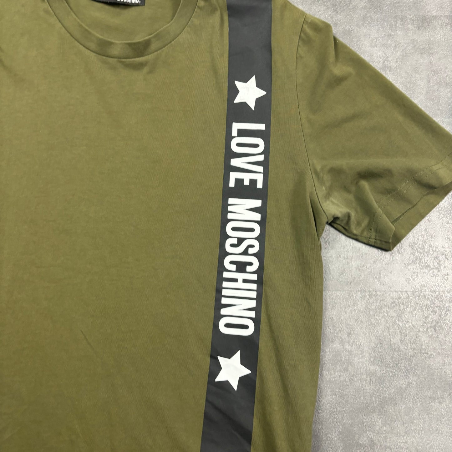 MOSCHINO T SHIRT - KHAKI (FITS S/M)