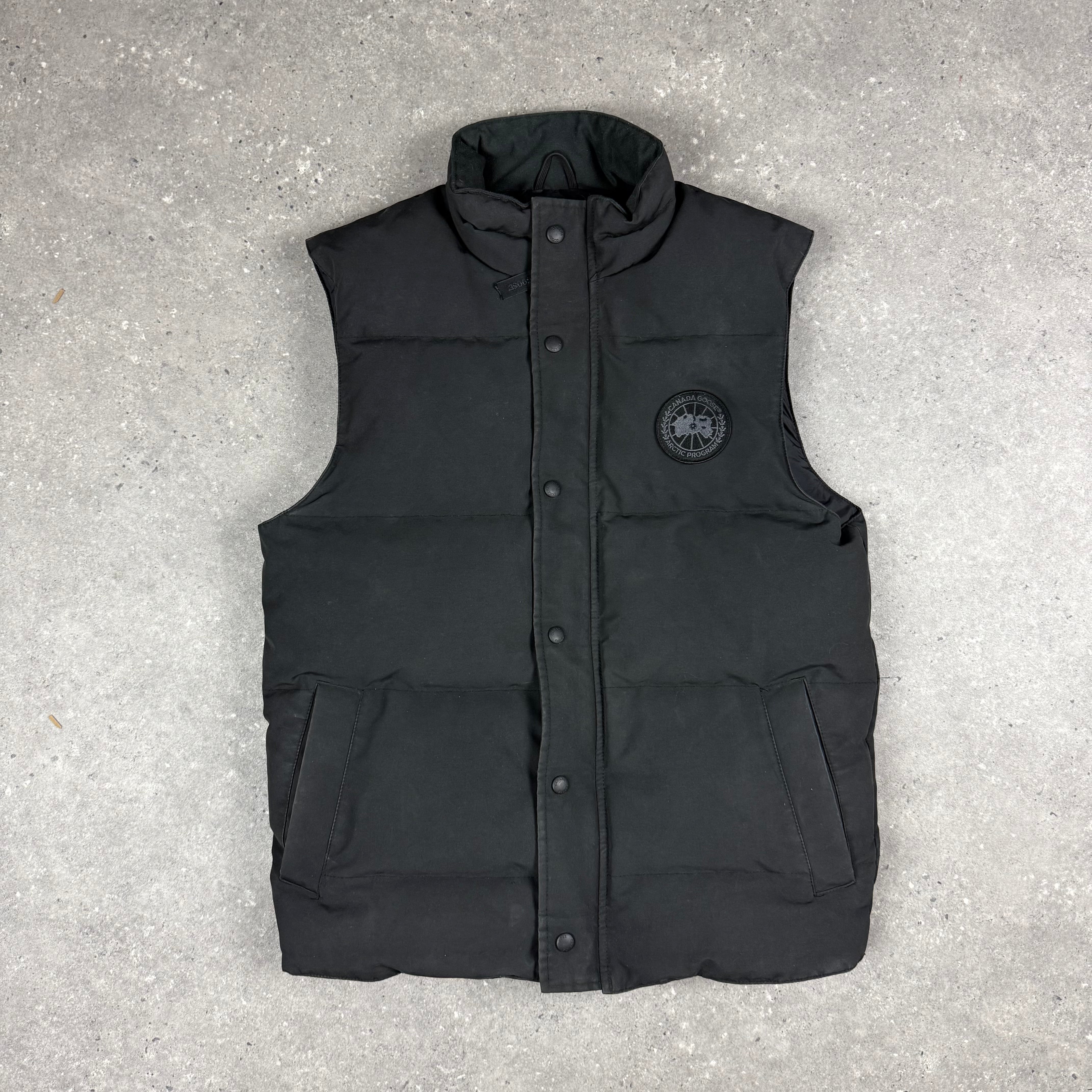 CANADA GOOSE BLACK BADGE - (M)