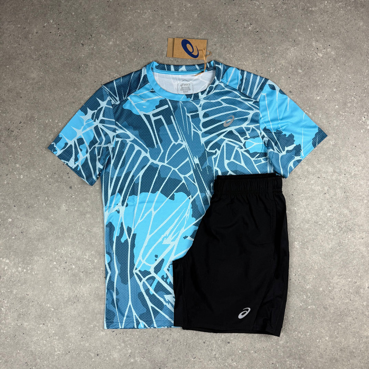 ASICS GRAPHIC T-SHIRT & SHORT SET - ARCTIC SKY / BLACK