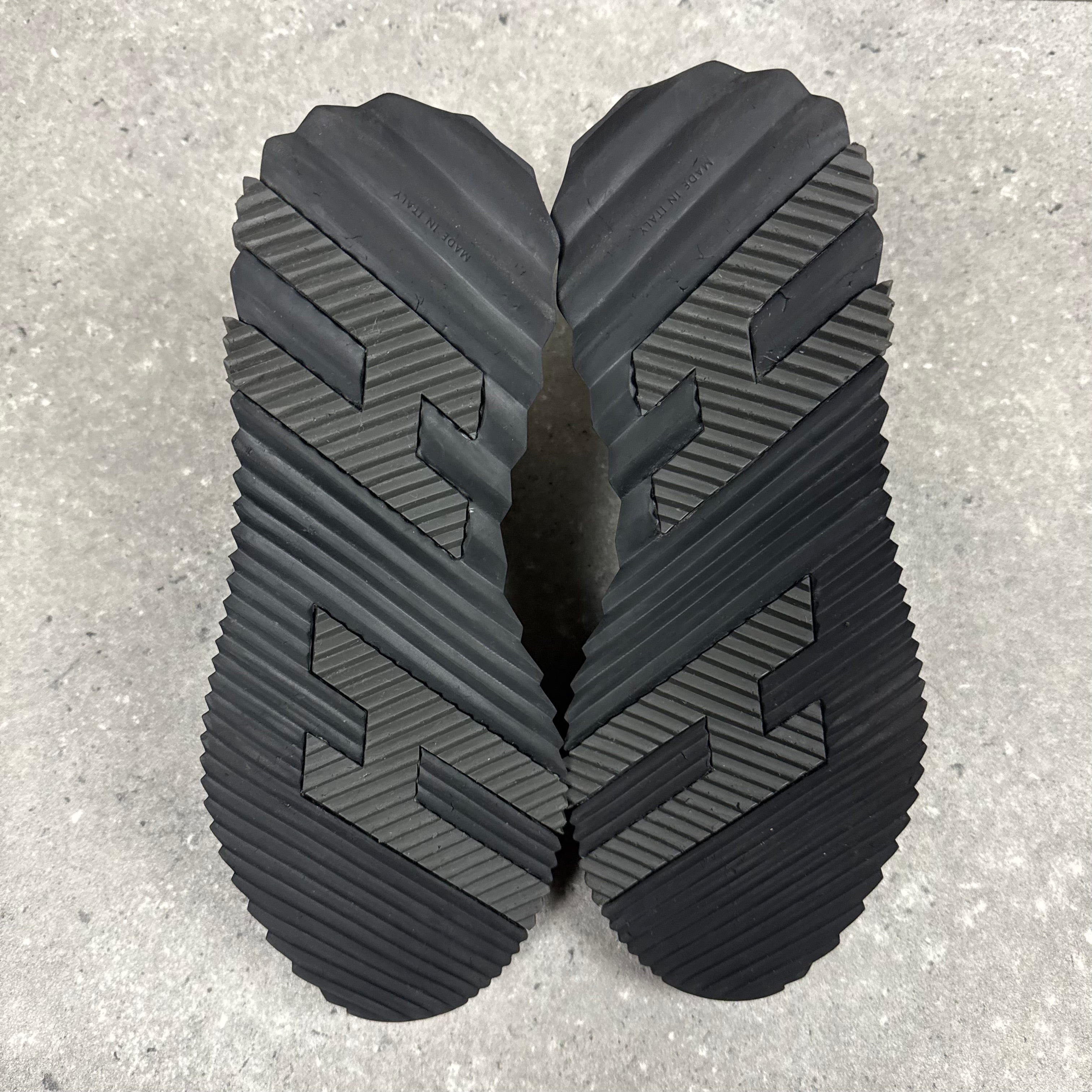 HERMES BOUNCING BLACK - (EU41 / UK7)