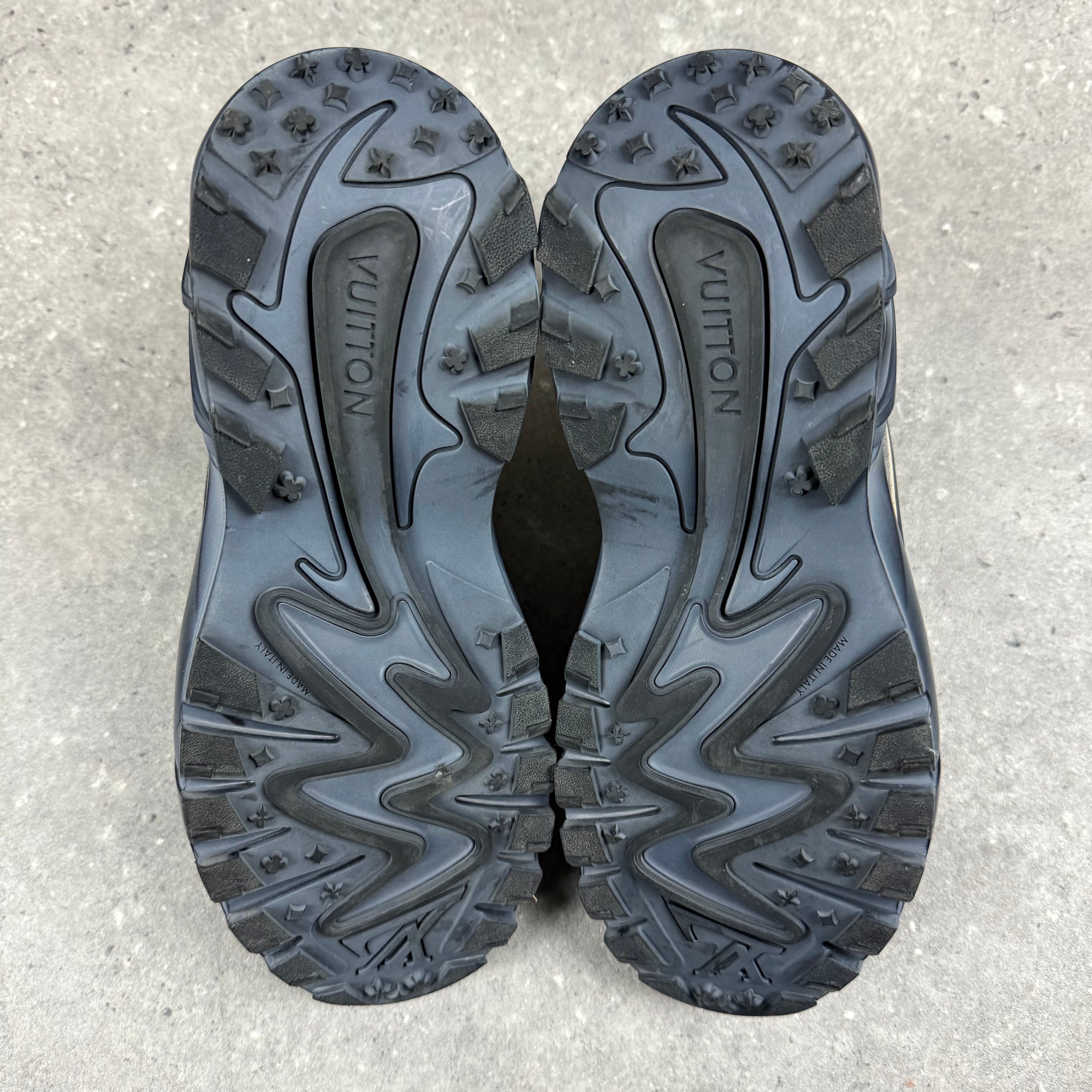 LOUIS VUITTON TACTICS GREY - EU41 (FITS UK 8)