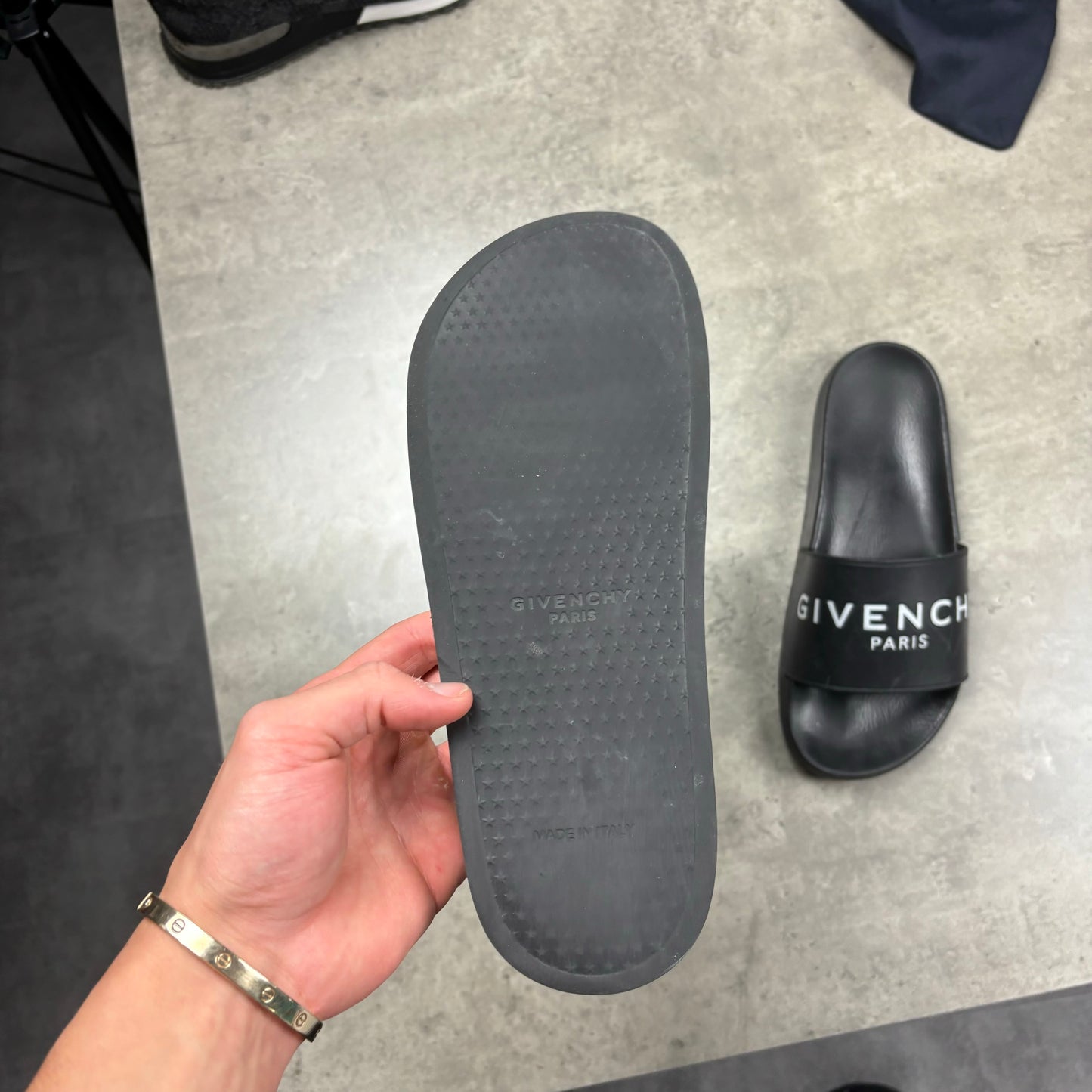 GIVENCHY SLIDERS (FITS 7/8)