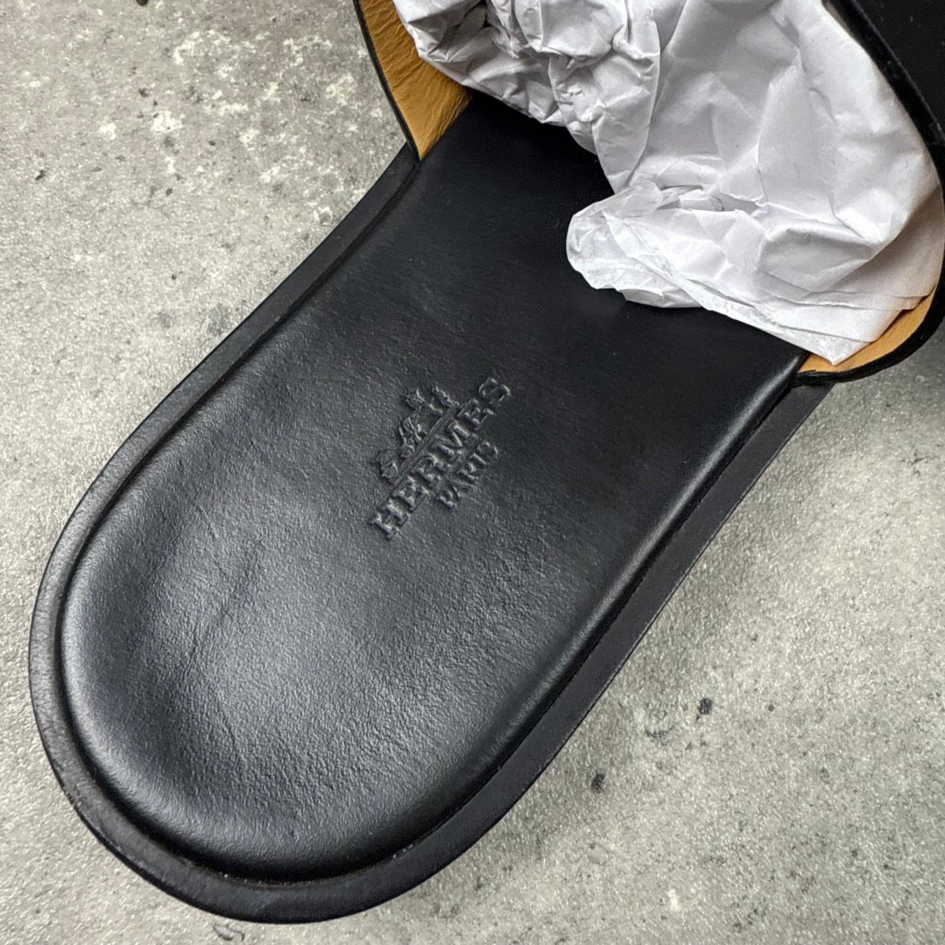 HERMES IZMIR SANDALS BLACK  - (EU43 / UK9)