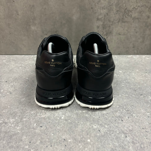 LOUIS VUITTON RUNAWAY BLACK/WHITE - EU 44 (FITS UK 11)