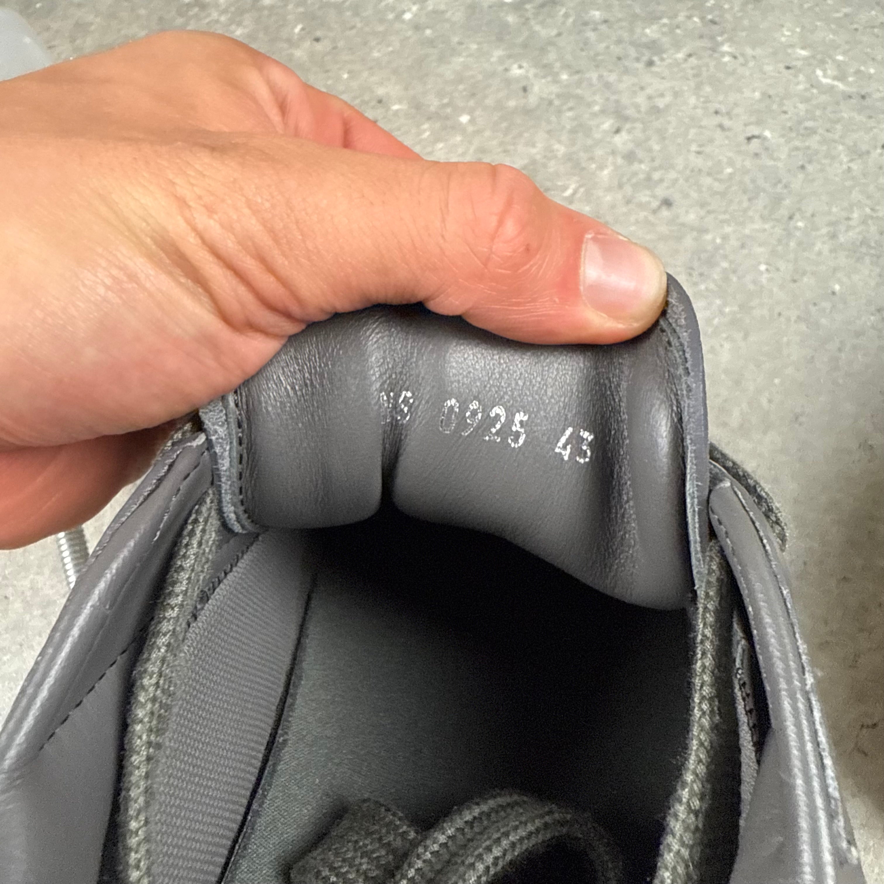 DIOR B33 GREY/WHITE -  (EU43 / UK9)