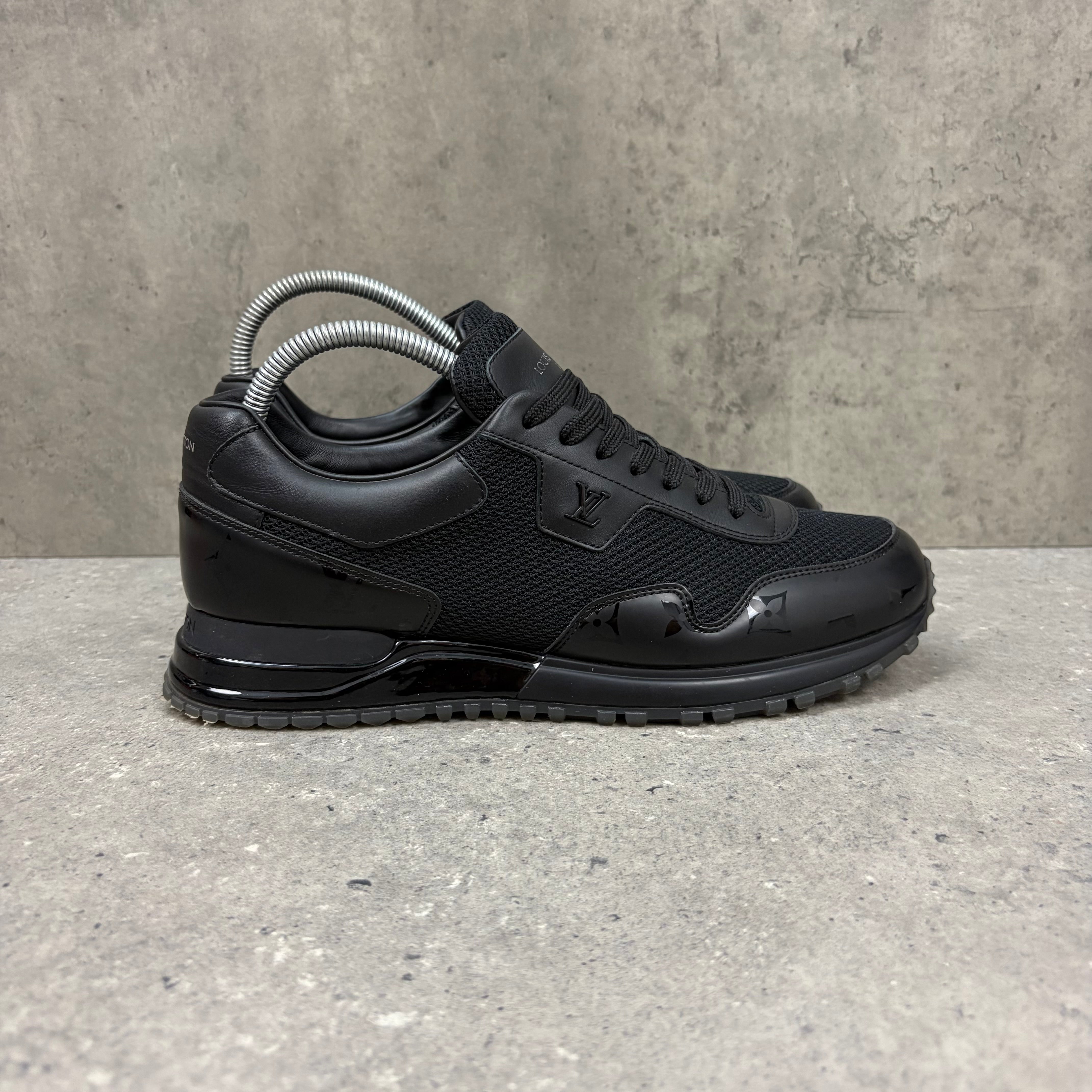 LOUIS VUITTON RUNAWAYS BLACK -  (EU41 / UK7)