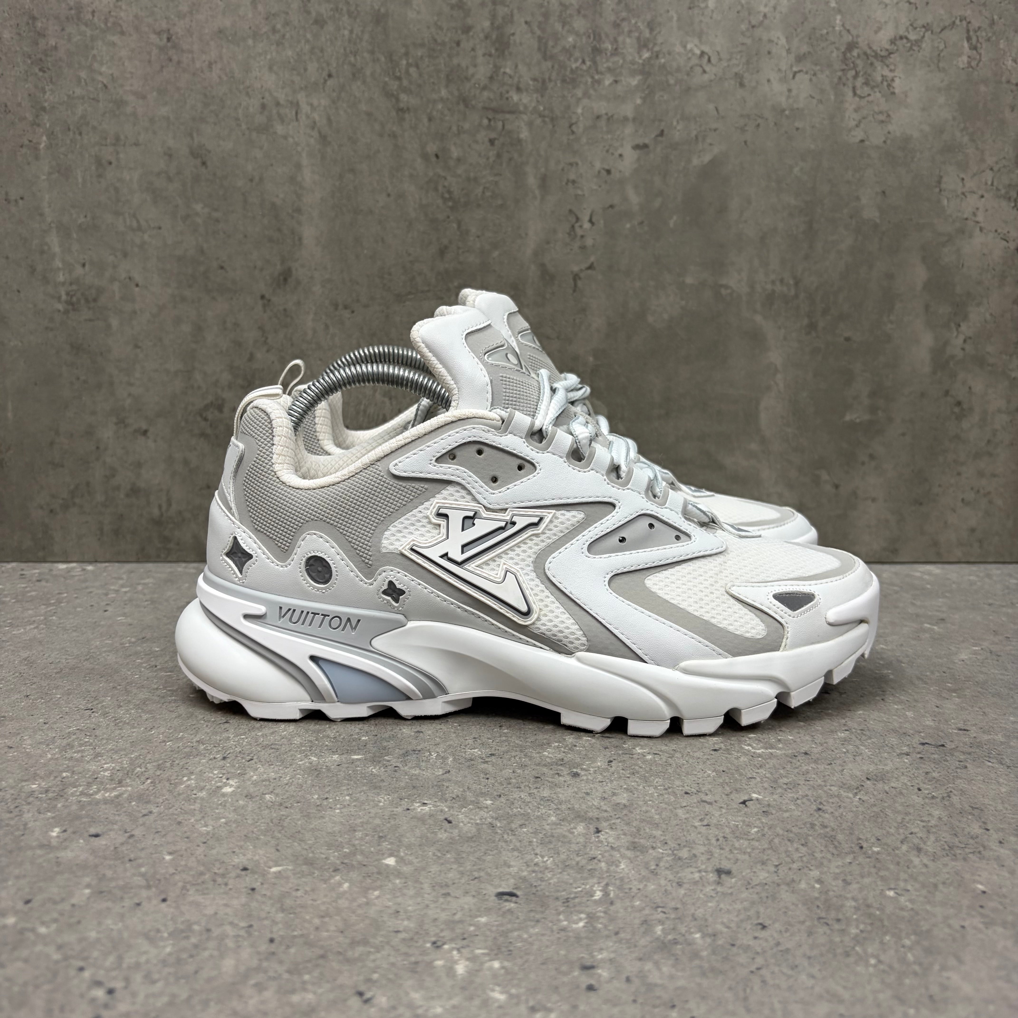 LOUIS VUITTON TACTICS - EU40 (FITS UK 7)