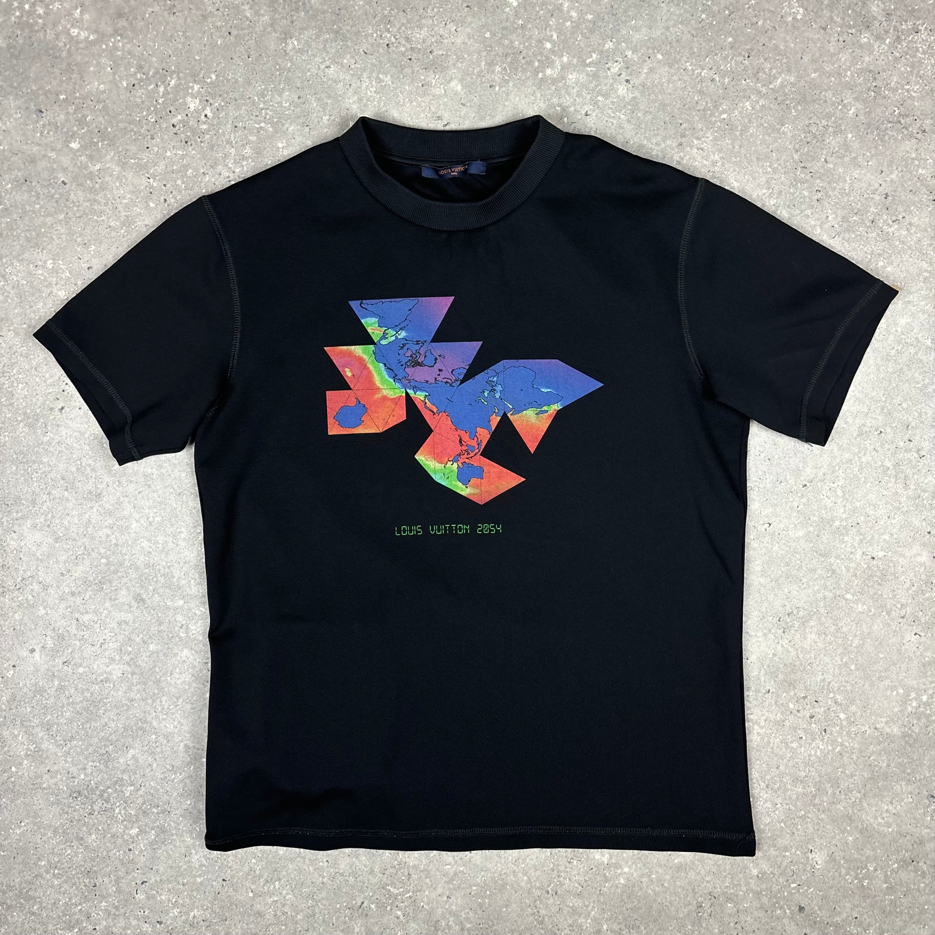 LOUIS VUITTON T-SHIRT - XL ( FITS A LARGE )