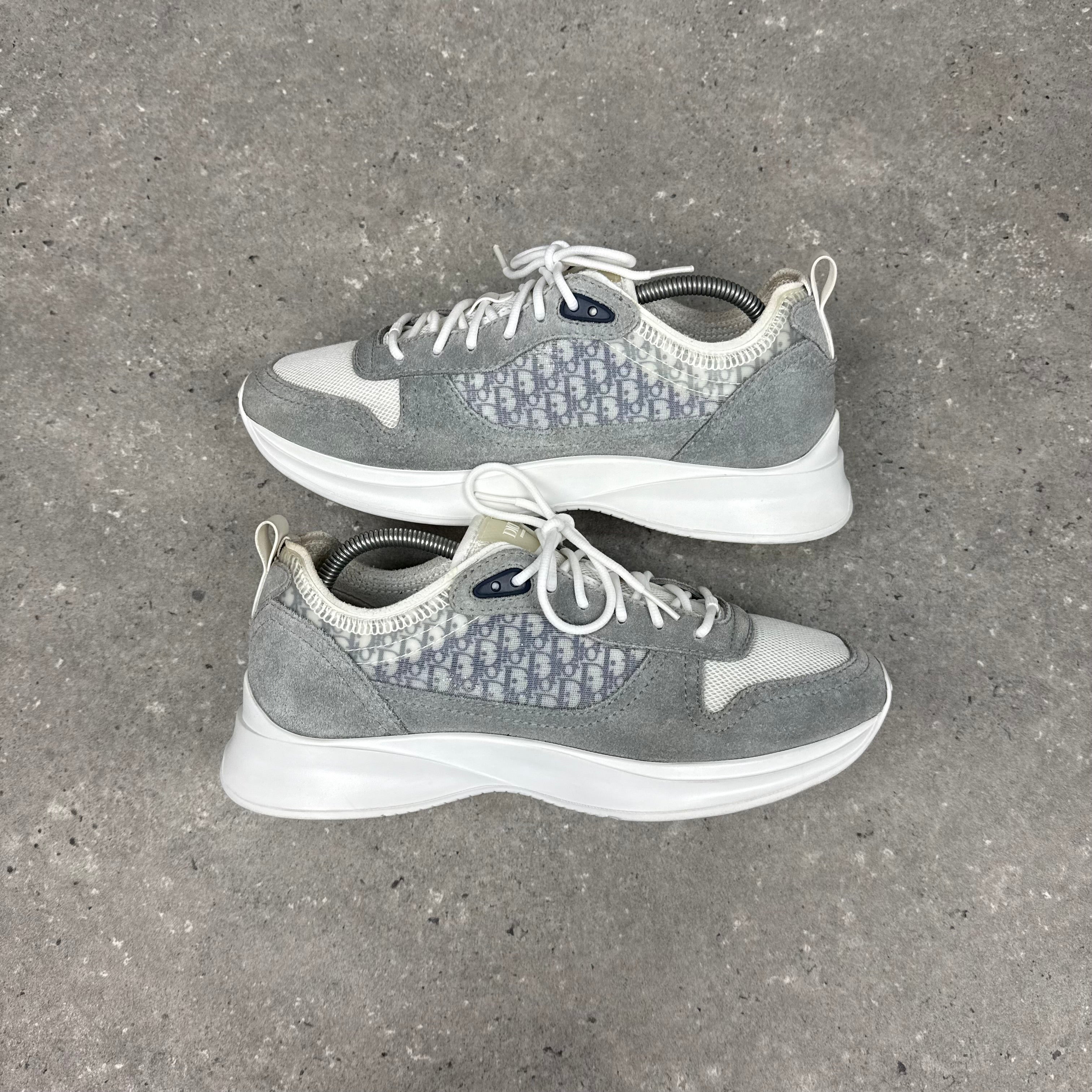 DIOR B25 GREY/WHITE - (EU43 / UK9)