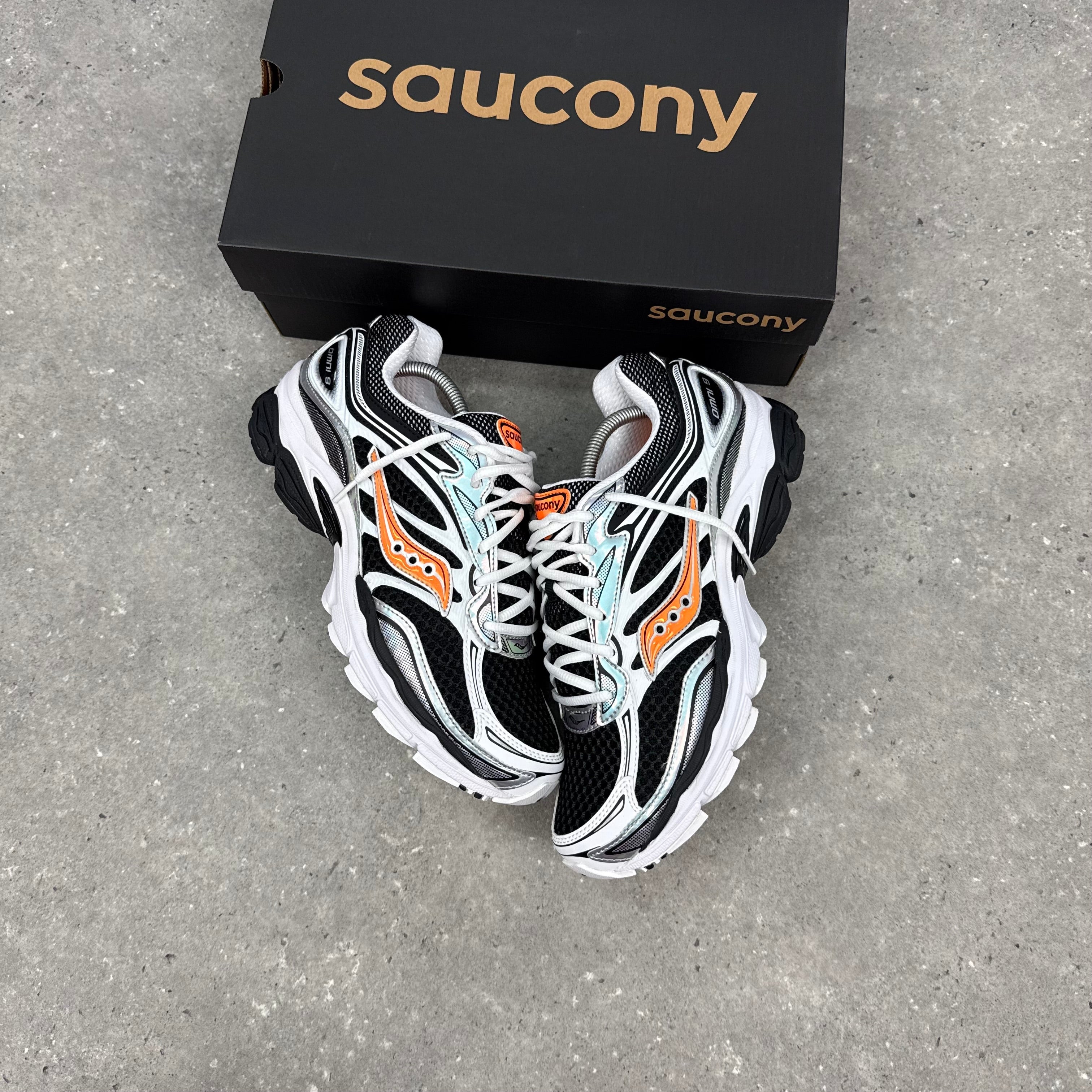 SAUCONY OMNI PRO GRID 9 - WHITE/V02