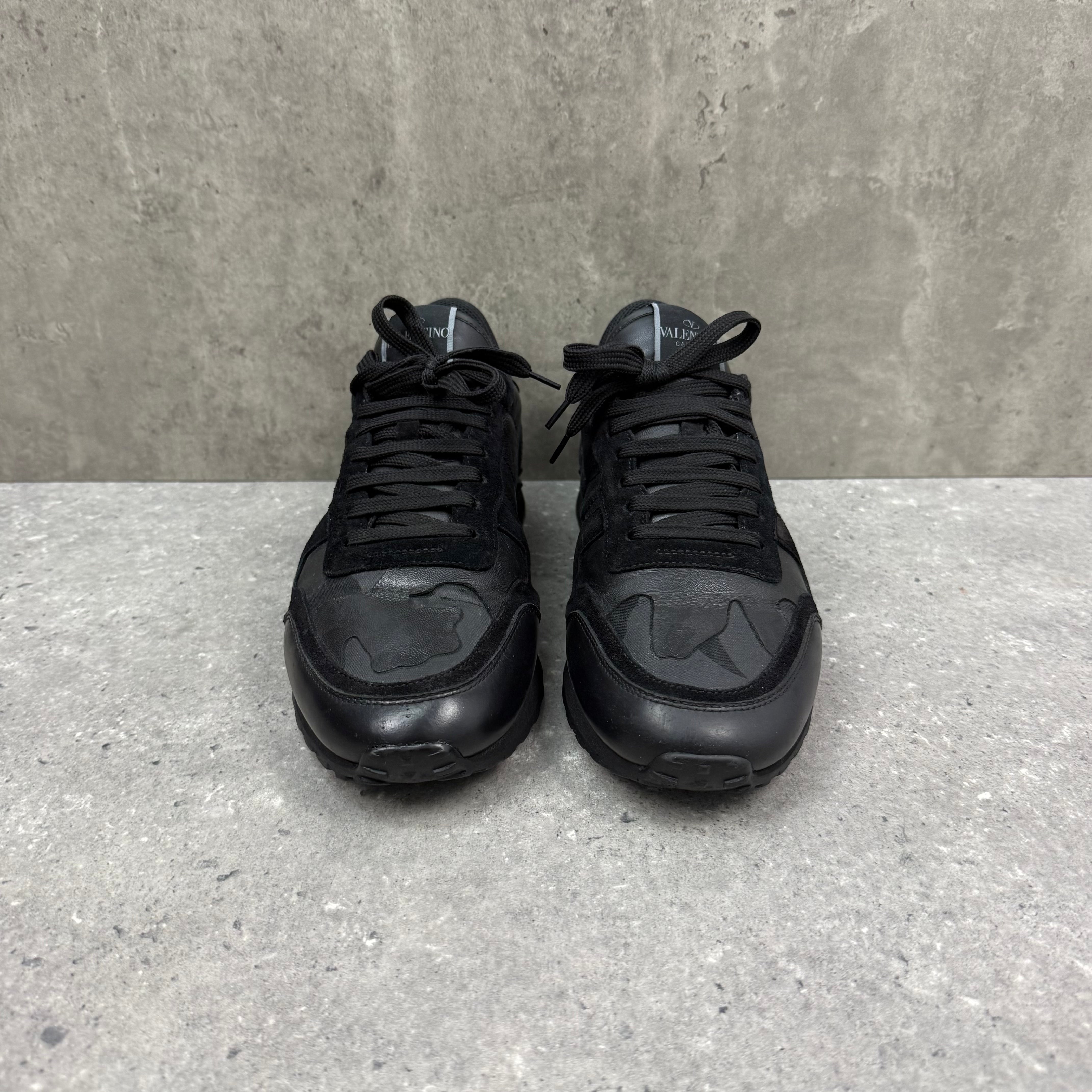 VALENTINO ROCKRUNNER BLACK - (EU42 / UK8)