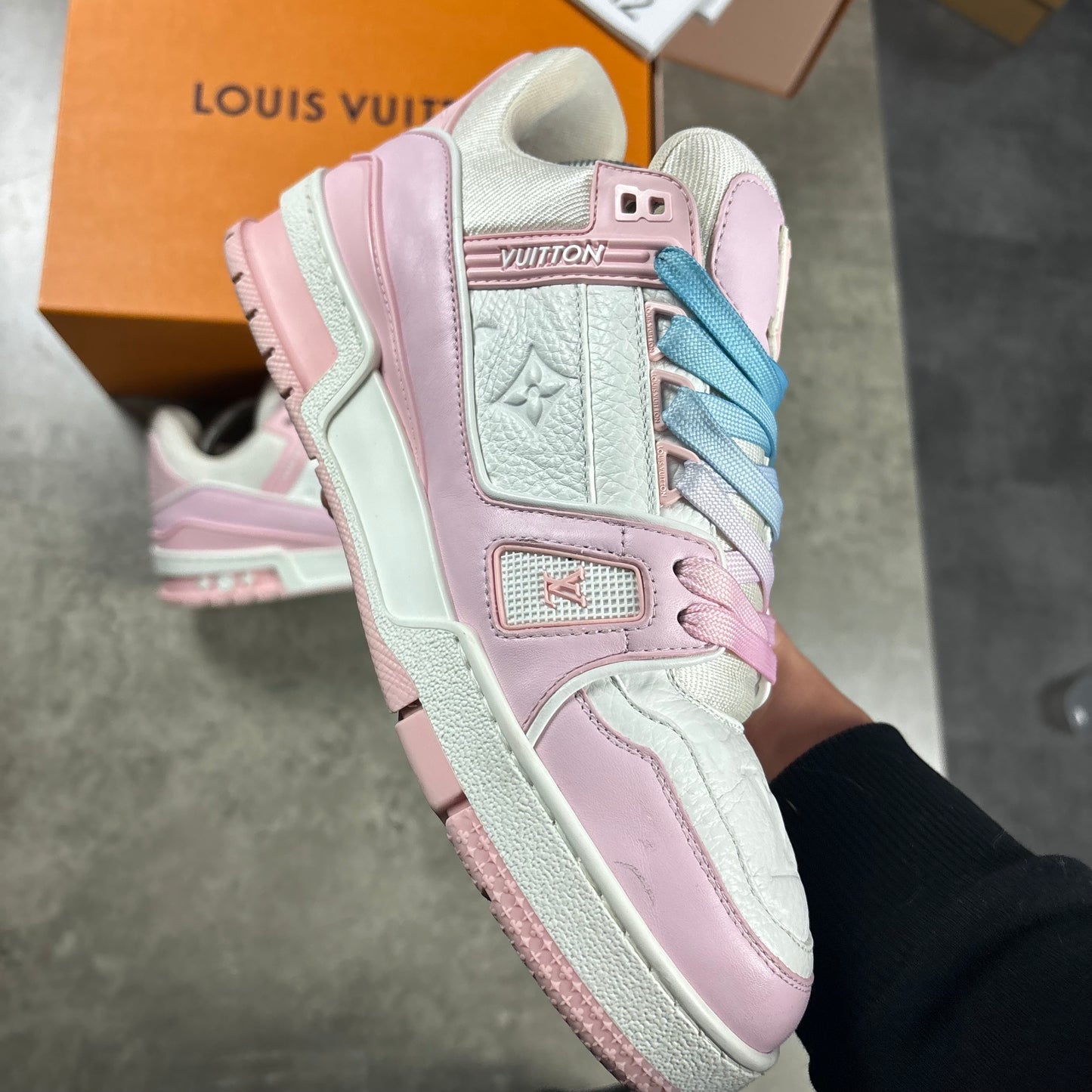 LOUIS VUITTON SNEAKERS (FITS 7)