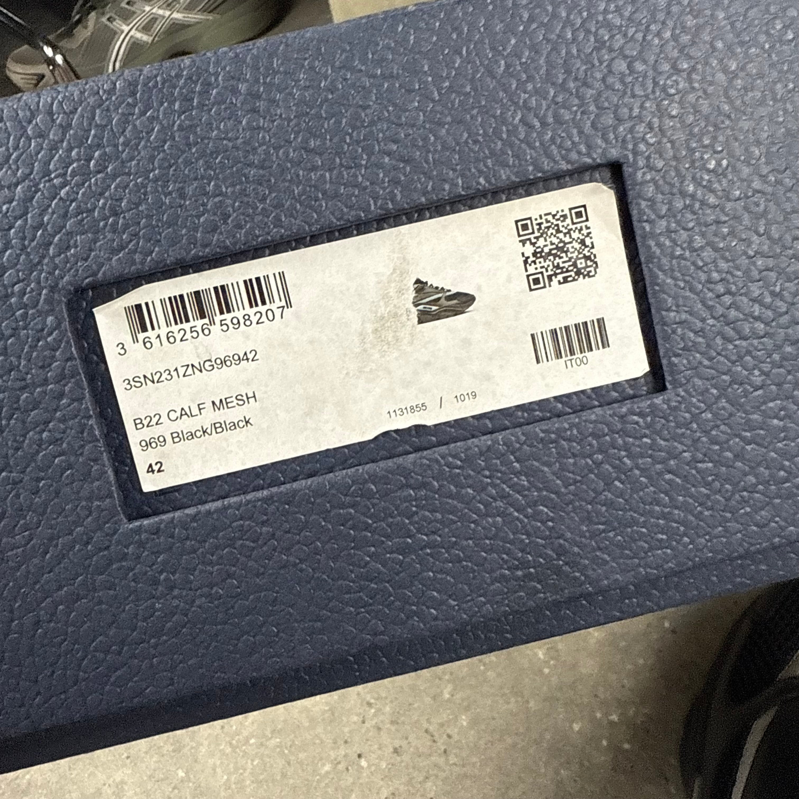 DIOR B22 BLACK - (EU42 / UK8)
